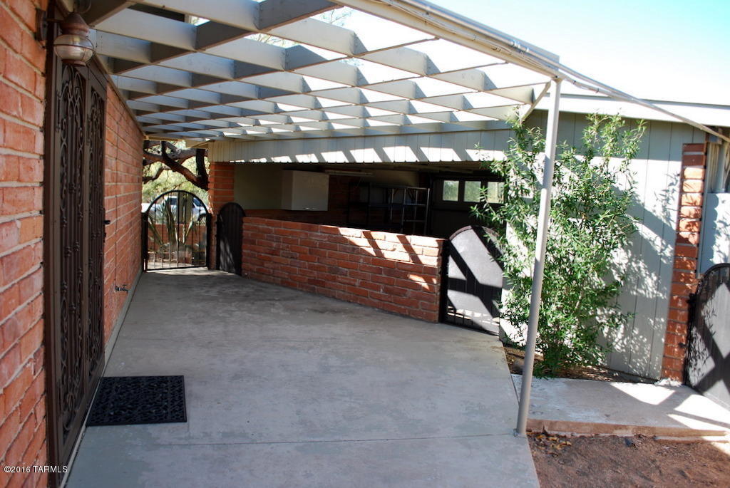 Casas Adobes Estates (501-540) - Residential Lease