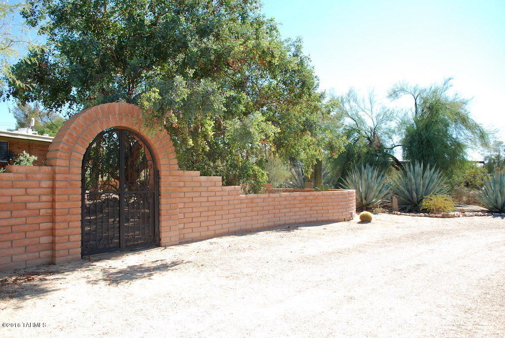 Casas Adobes Estates (501-540) - Residential Lease
