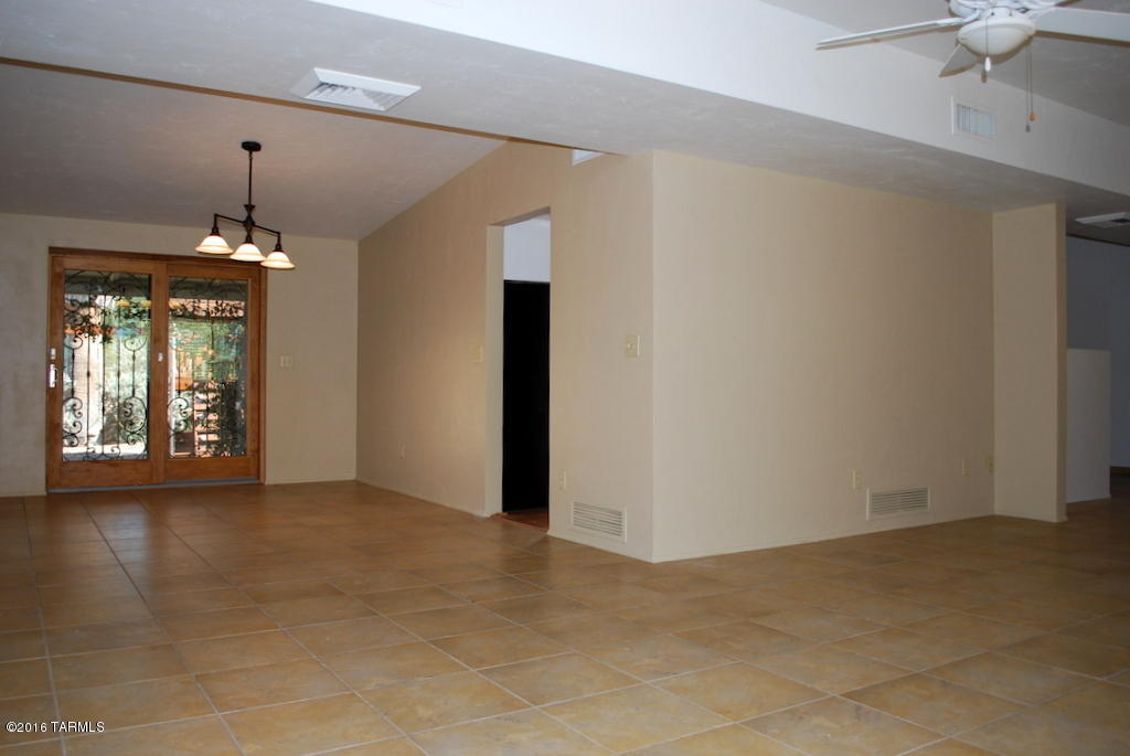 Casas Adobes Estates (501-540) - Residential Lease
