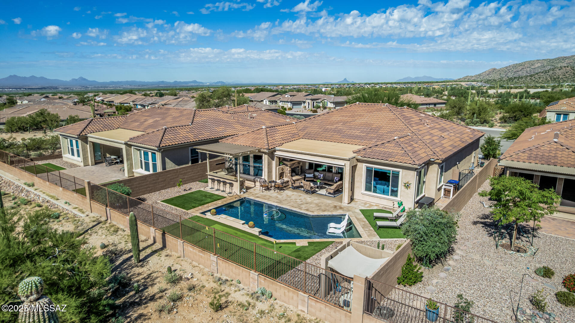 Del Webb At Dove Mountain VI - Residential