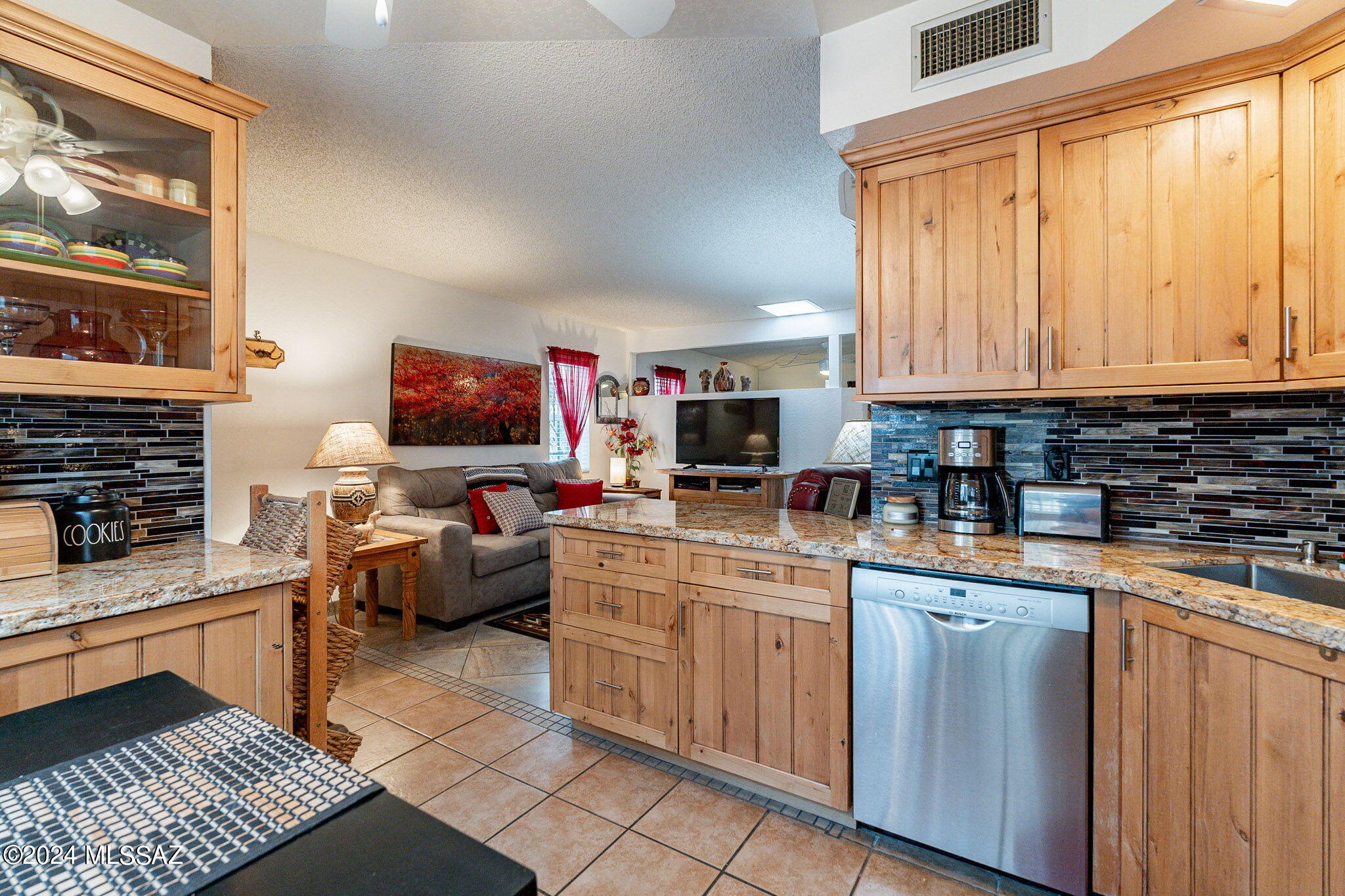 This 1 bed, 1 bath lock-and-go townhouse offers a convenient and low-maintenance lifestyle. The interior features modern upgrades, including attractive cabinets and granite countertops in the kitchen and bath. An additional built-in kitchen buffet adds lots of additional storage and appeal to the kitchen appointed with SS appliances. The townhouse comes fully furnished, providing a turnkey solution for comfortable living. The end unit offers additional windows allowing even more natural light. With attention to detail both inside and out which includes a semi private seating area designed to offer a cozy and welcoming atmosphere. Ideal for individuals or couples seeking a hassle-free and well-appointed living space. Bring your toothbrush and call this your home sweet desert home! and well-appointed living space. Bring your toothbrush and call this your home sweet desert home!