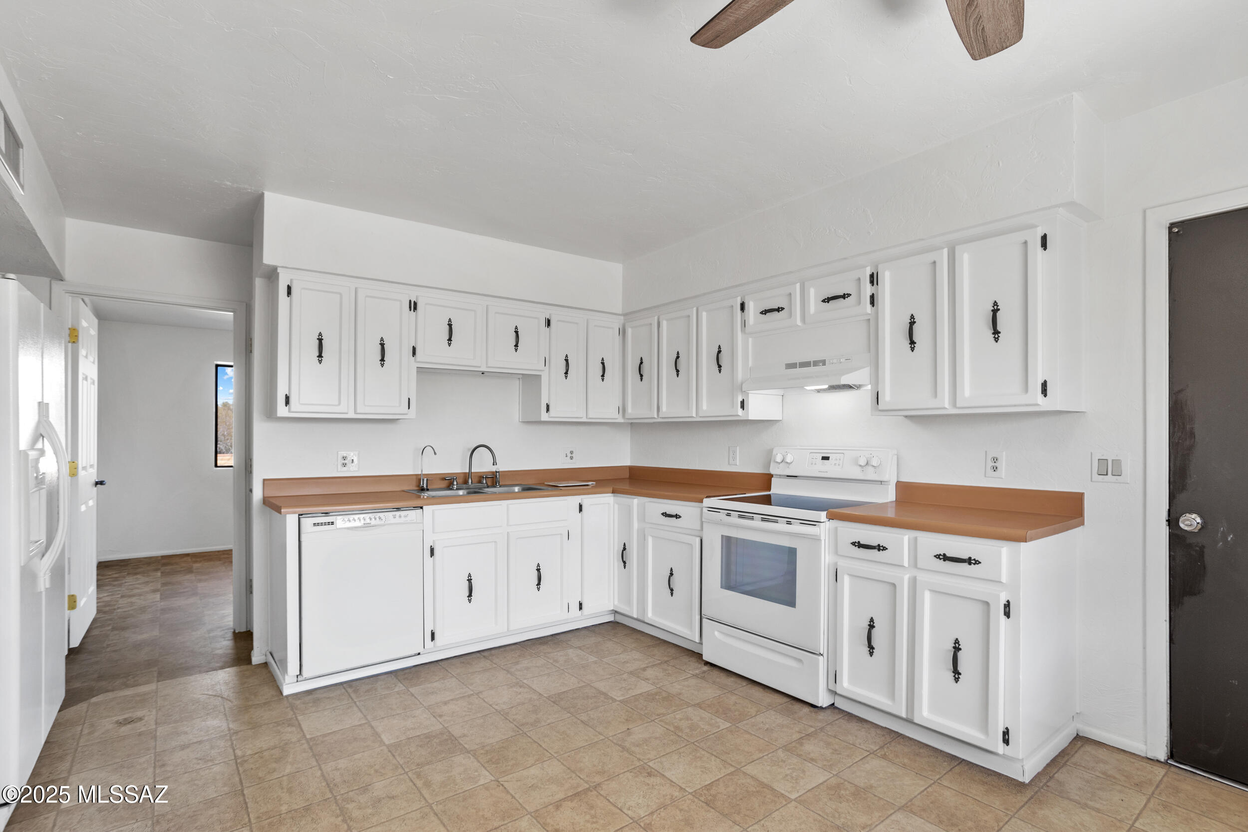 Valle Verde Del Norte (1-100) - Residential