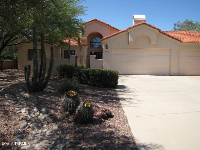 3 bed plus den, 2 bath with Views of the Pusch Ridge Mountains.  Community Pool, Front Courtyard, Vaulted Ceilings, Formal Living Room and Separate Family Room/ Dining Room, Fireplace in Family Room.  Plantation Shutters throughout, ceiling fans, large fenced yard with extended brick patio.  1.5 car garage - Can park 2 cars carefully.  This community requires in garage parking and not driveway parking- call with questions (3rd bay of garage is a workshop) Pets subject to approval.  *** RENTAL RATES REFLECT A $65 CONCESSION FOR TENANT AGREEMENT TO CHANGE HVAC FILTERS MONTHLY.  RENTAL RATES ARE $65 HIGHER THAN STATED WITHOUT CONCESSION ***