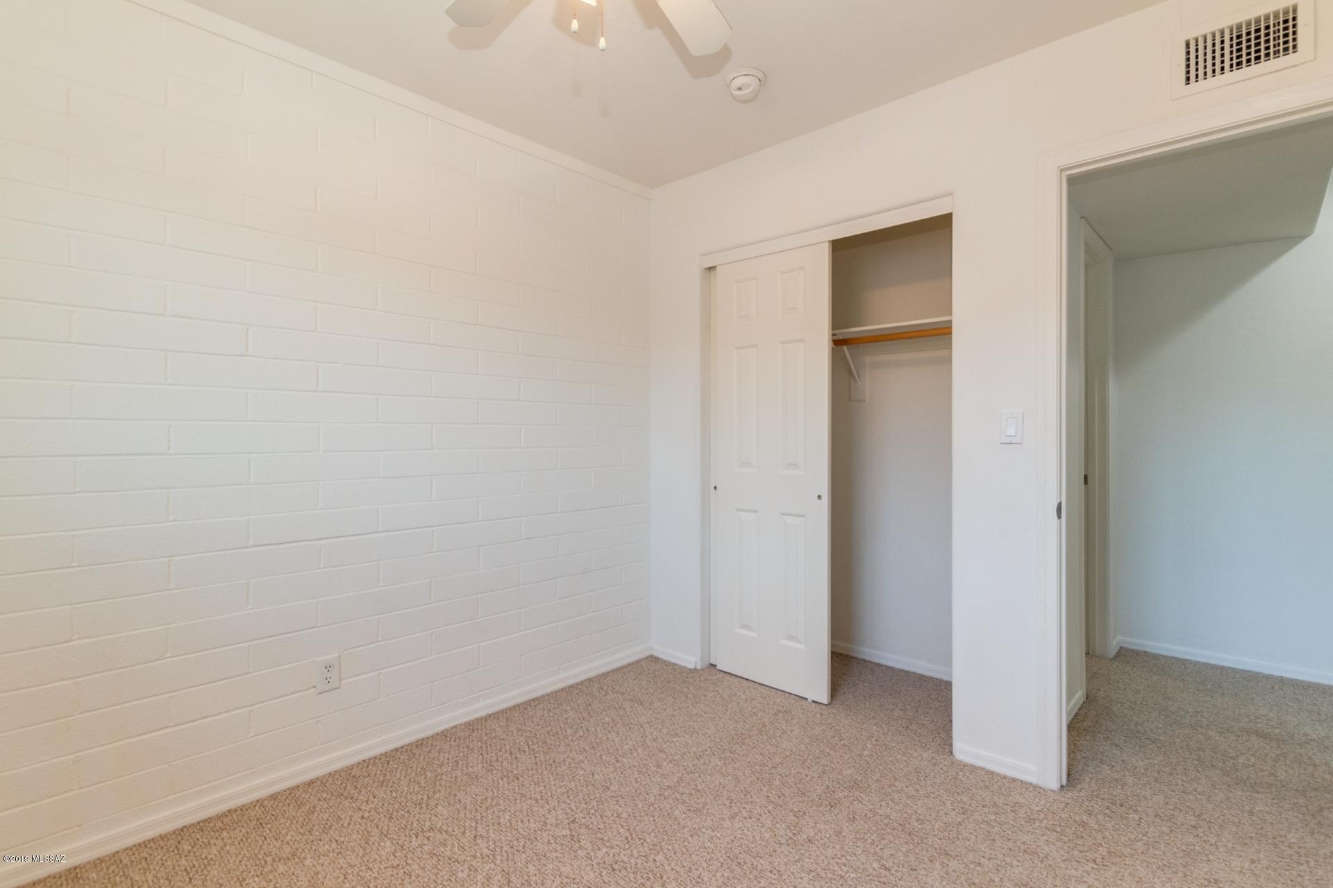 Villa Venice Condos - Residential