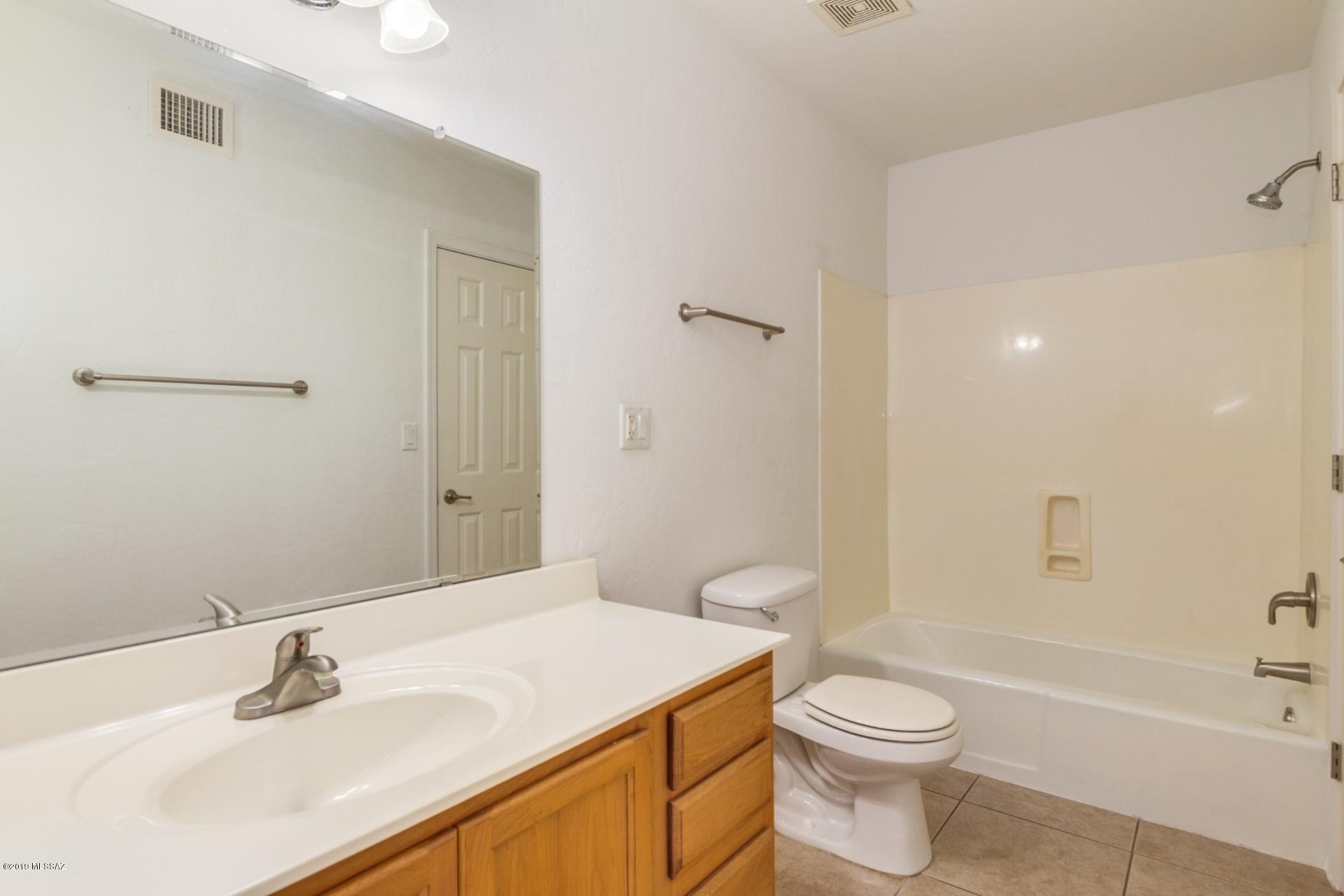 Villa Venice Condos - Residential