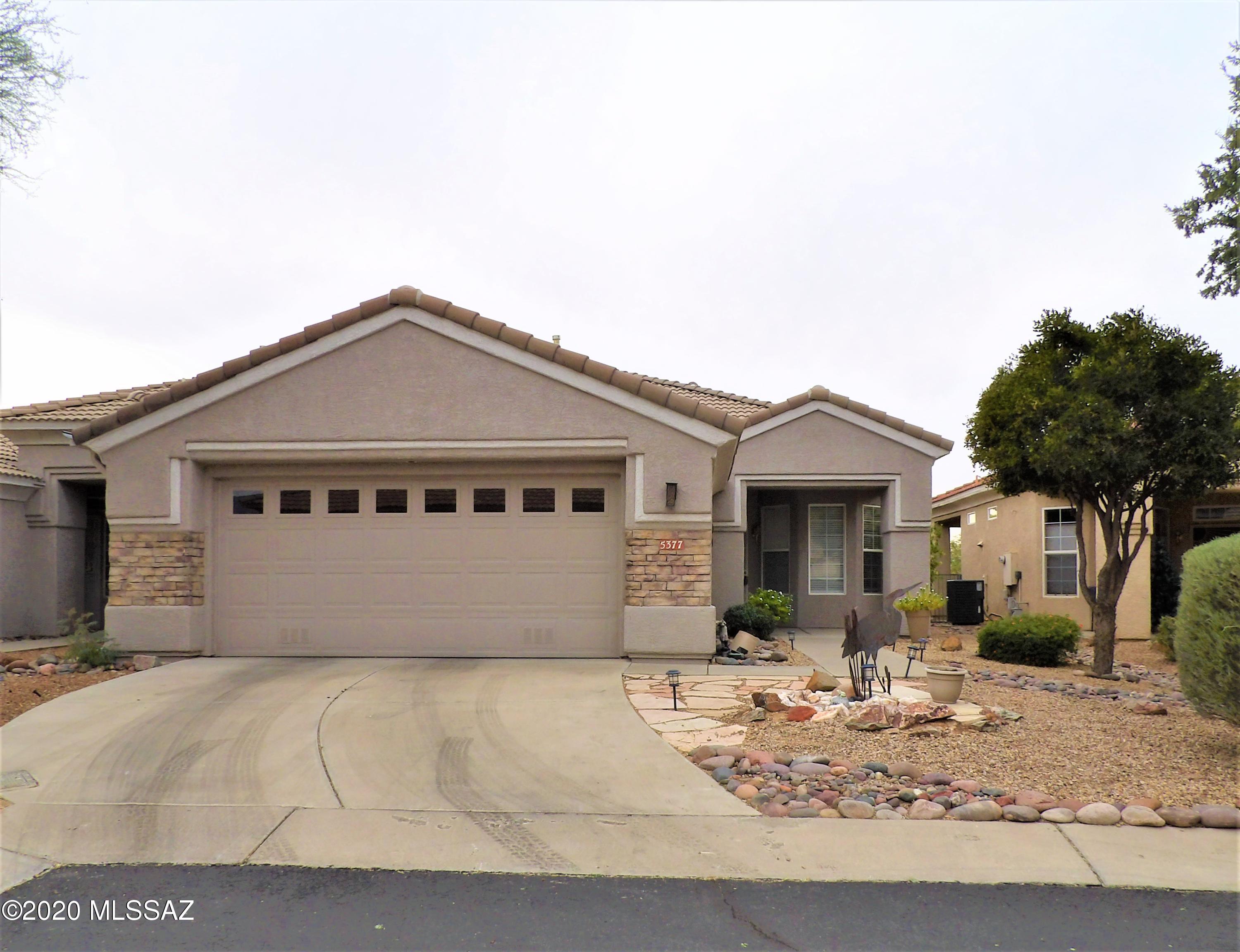 Located in the Premier 50+ active community of Heritage Highlands, this attractive townhome has beautiful sunsets and draping bougainvillea which can be seen from the patio and living
room. The updated kitchen has lots of natural light and tons of cabinets for storage, with a cozy breakfast nook. Living has a great room concept with kitchen bar for additional seating. Huge master bedroom with tray ceiling and patio access. Master bath has double vanity and walk-in shower. Extra storage in laundry with cabinets. All kitchen & laundry room appliances convey. Home also has central vac, water softener and water heater new in 2016.