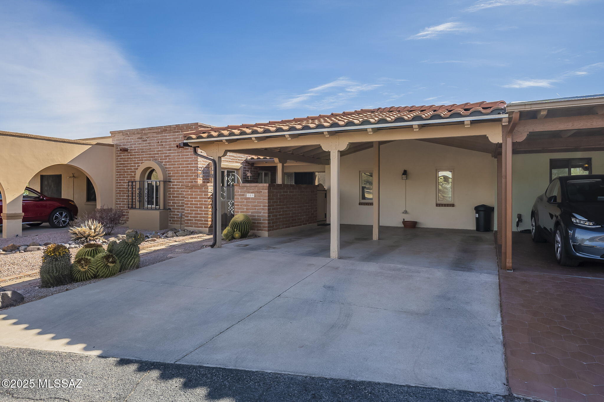 Green Valley Townhouses 4 - Residential