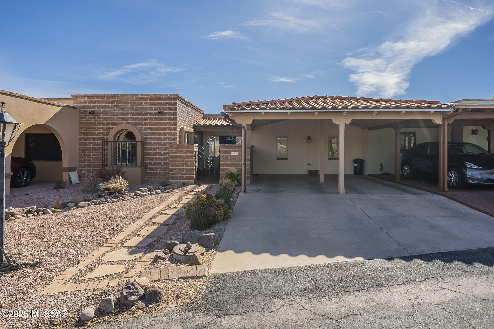 Green Valley Townhouses 4 - Residential