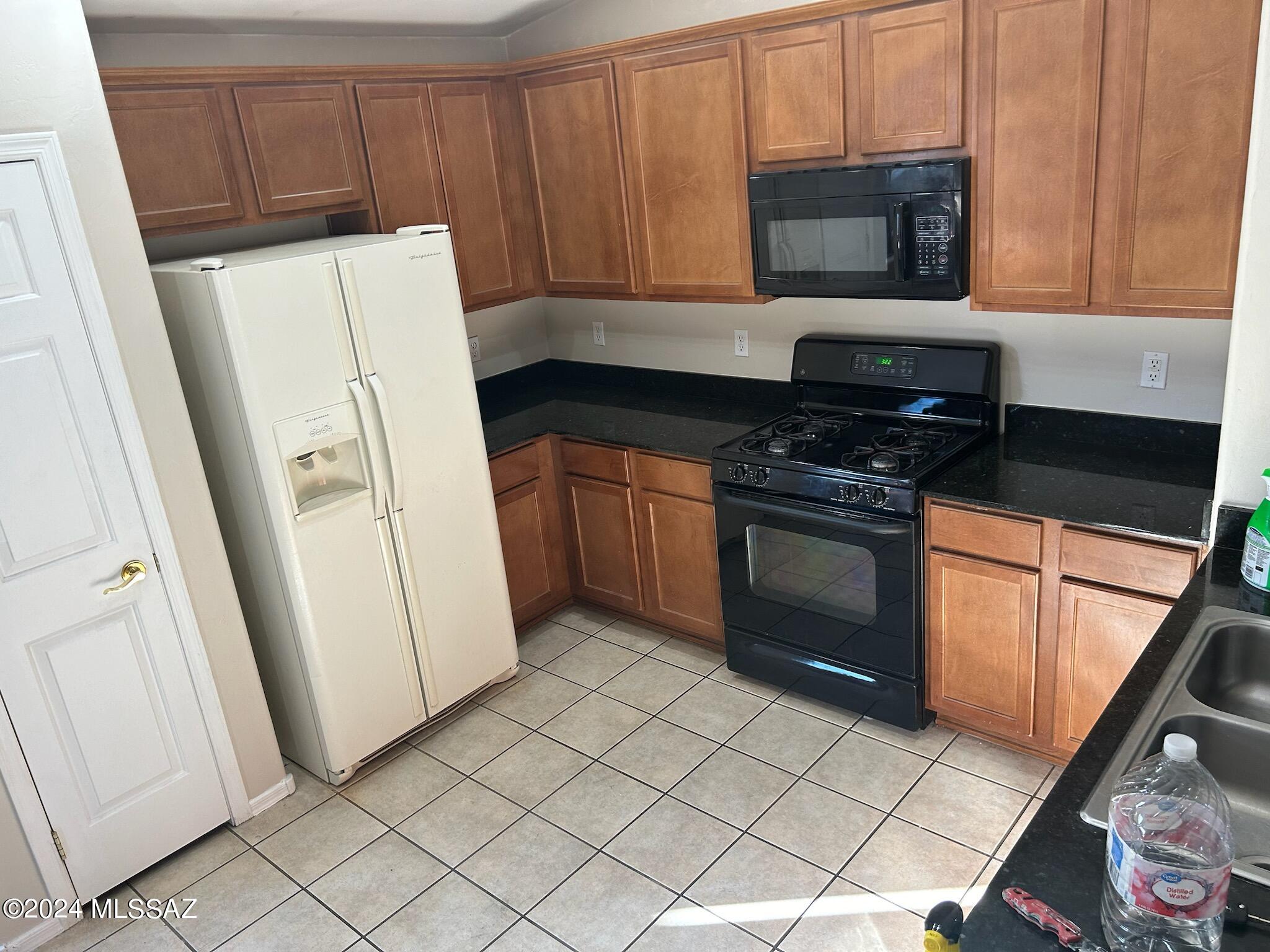 Rancho Del Lago (1-100) - Residential Lease