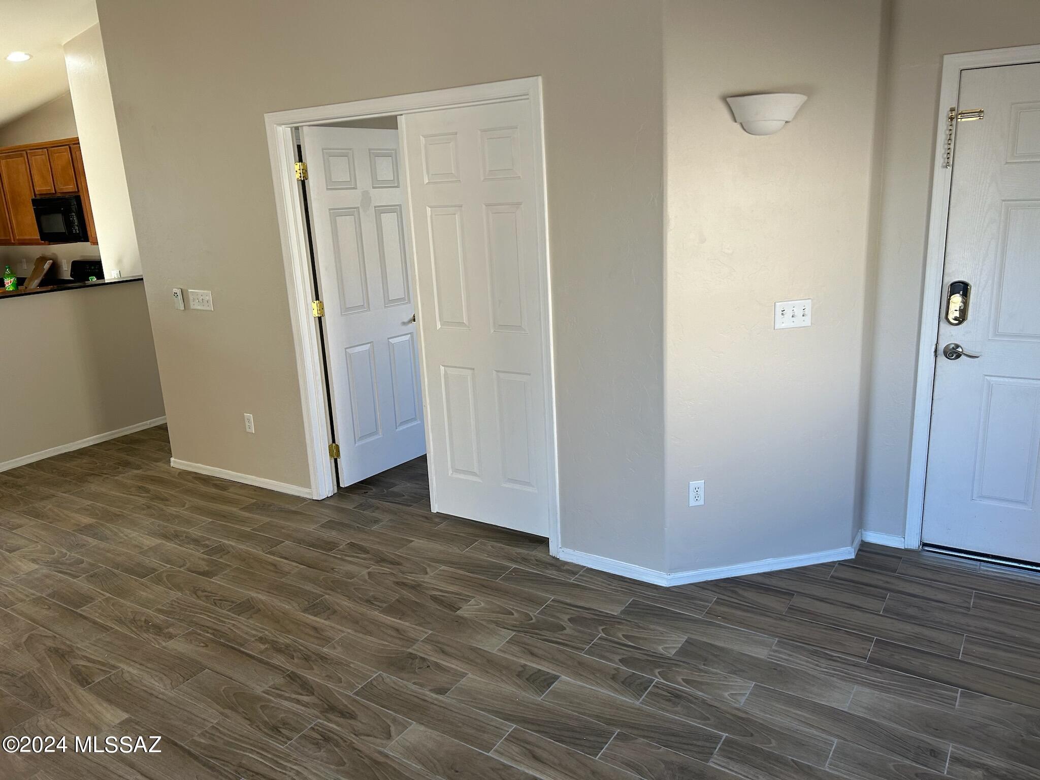 Rancho Del Lago (1-100) - Residential Lease