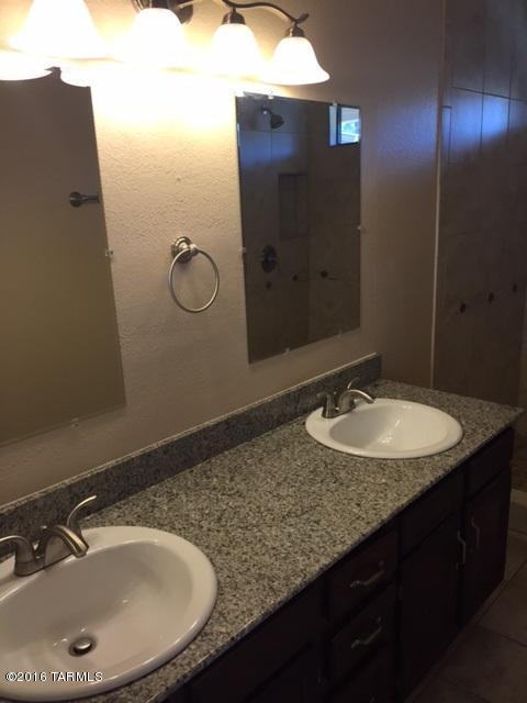 Oak Tree at Midvale (520-620) - Residential