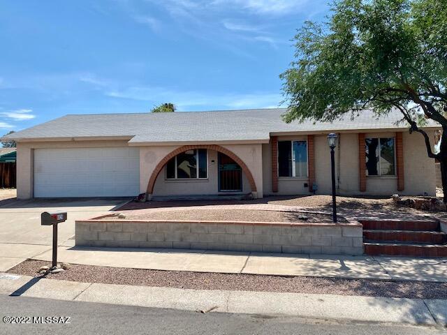 Great location in the Northwest part of Tucson.  Situated in a cul-de-sac in Orangewood North subdivision.  This single story home features 4 bedrooms, 2 bathrooms, living room area, family room area, ample kitchen with breakfast nook and breakfast bar. Exterior of home features large walled in backyard, pool, covered patio with flagstone flooring, storage room and East facing backyard for longer shade as the sun sets to the West in the afternoon.  Owner recently installed a newer HVAC system.
