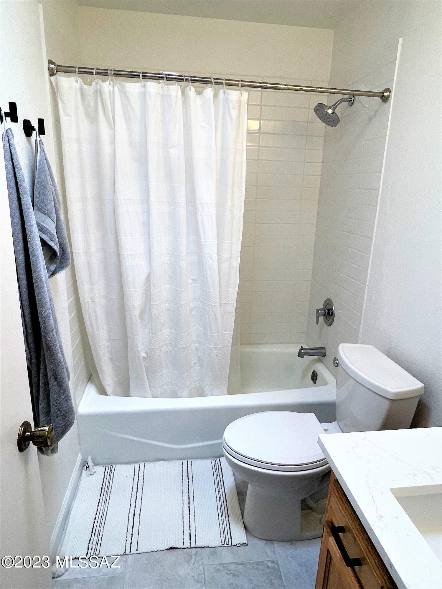 Sabino Vista NO. 3 (1-28) - Residential Lease