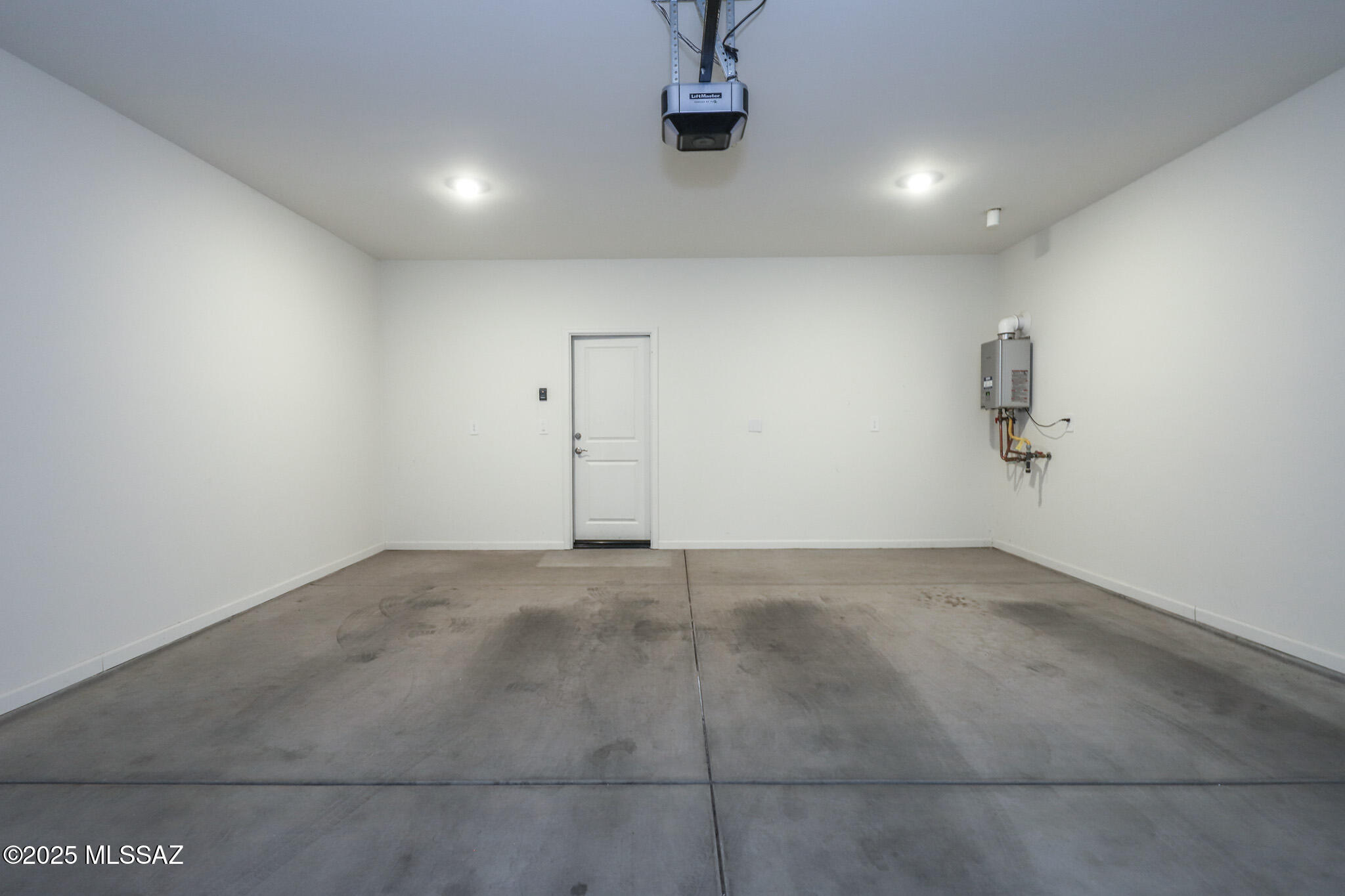 Valencia Crossing - Residential Lease