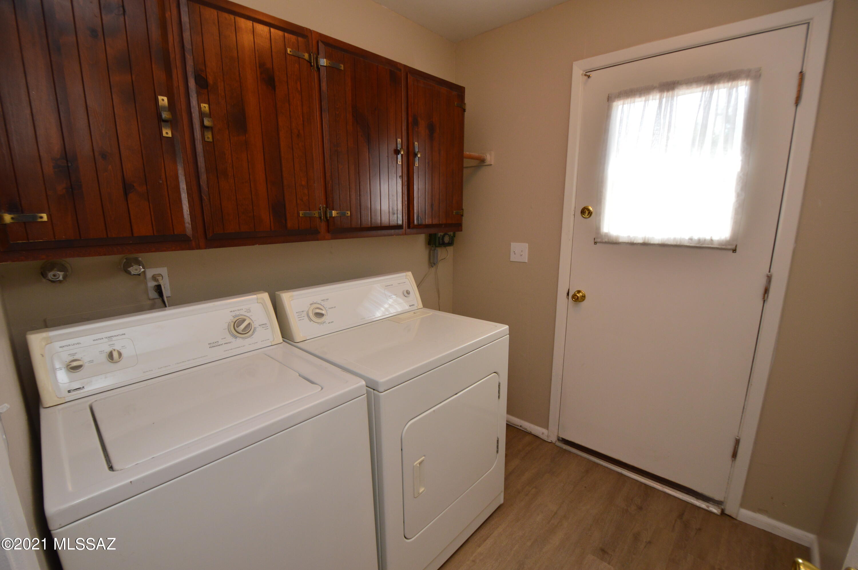 Broadway East (254-390) - Residential