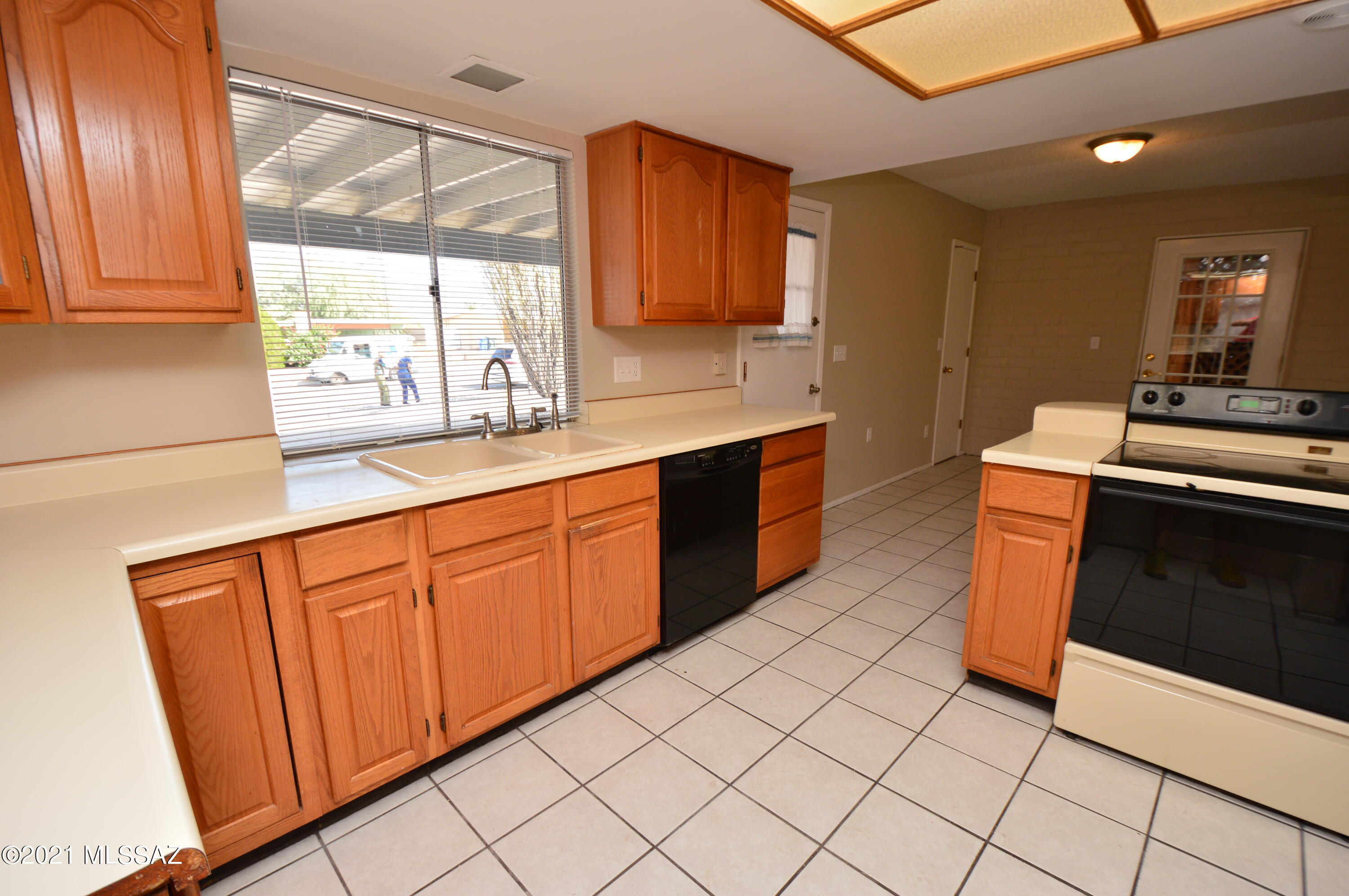 Broadway East (254-390) - Residential