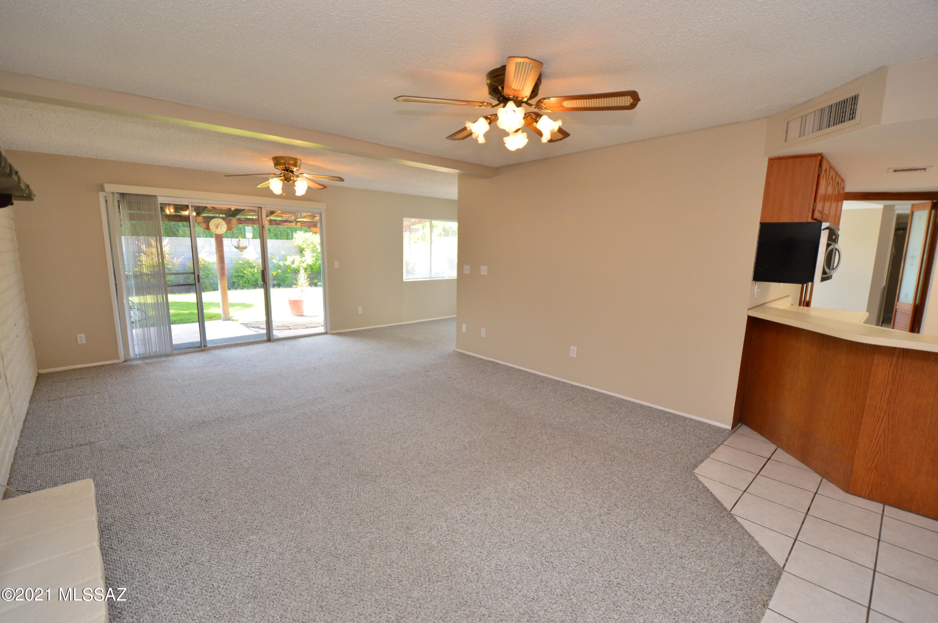Broadway East (254-390) - Residential