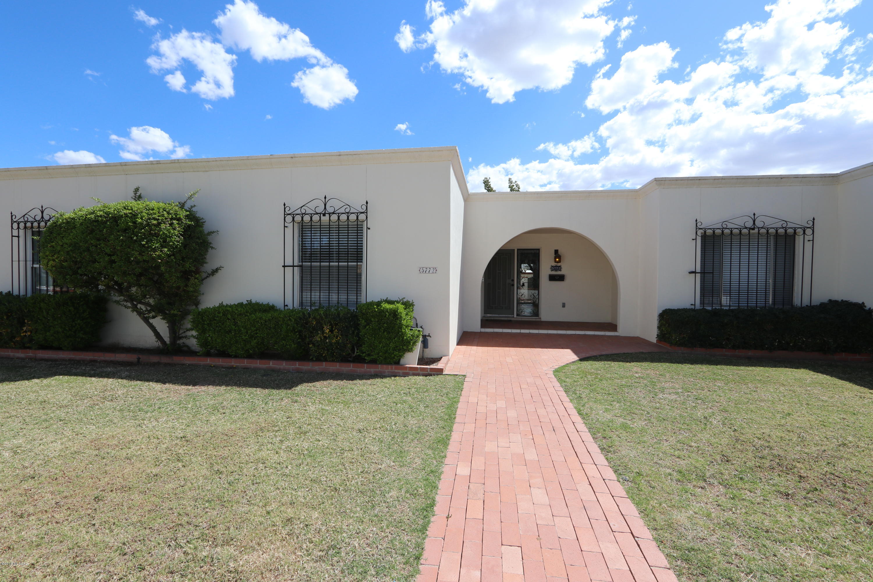Outstanding townhome in convenient central location. Agent Owned.