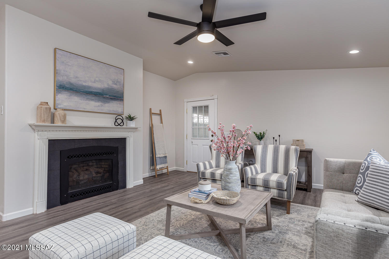 Casas Adobes Park (541-643) - Residential