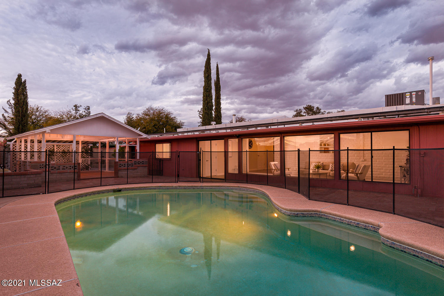 Casas Adobes Park (541-643) - Residential