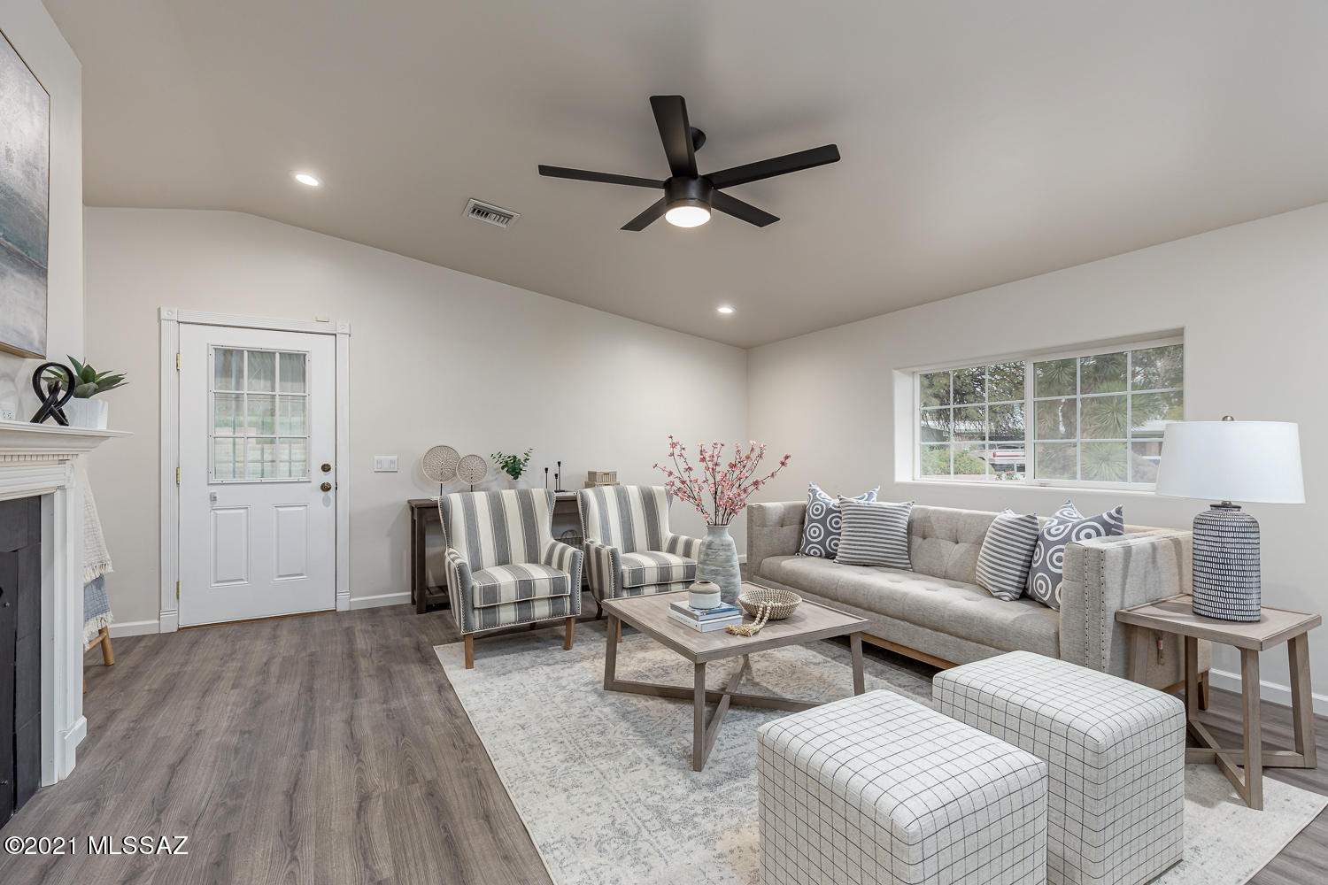 Casas Adobes Park (541-643) - Residential