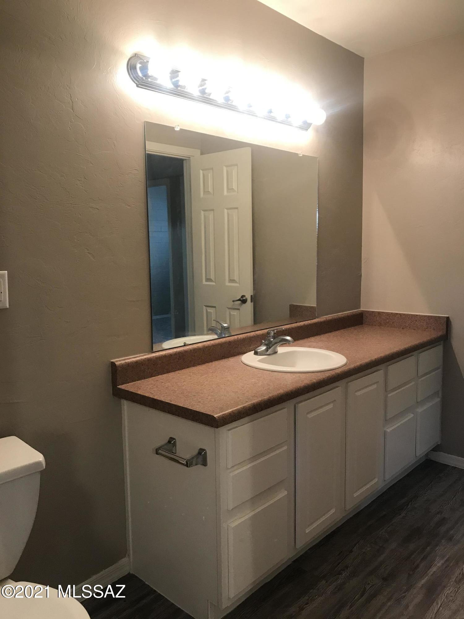 Villa Venice Condos - Residential