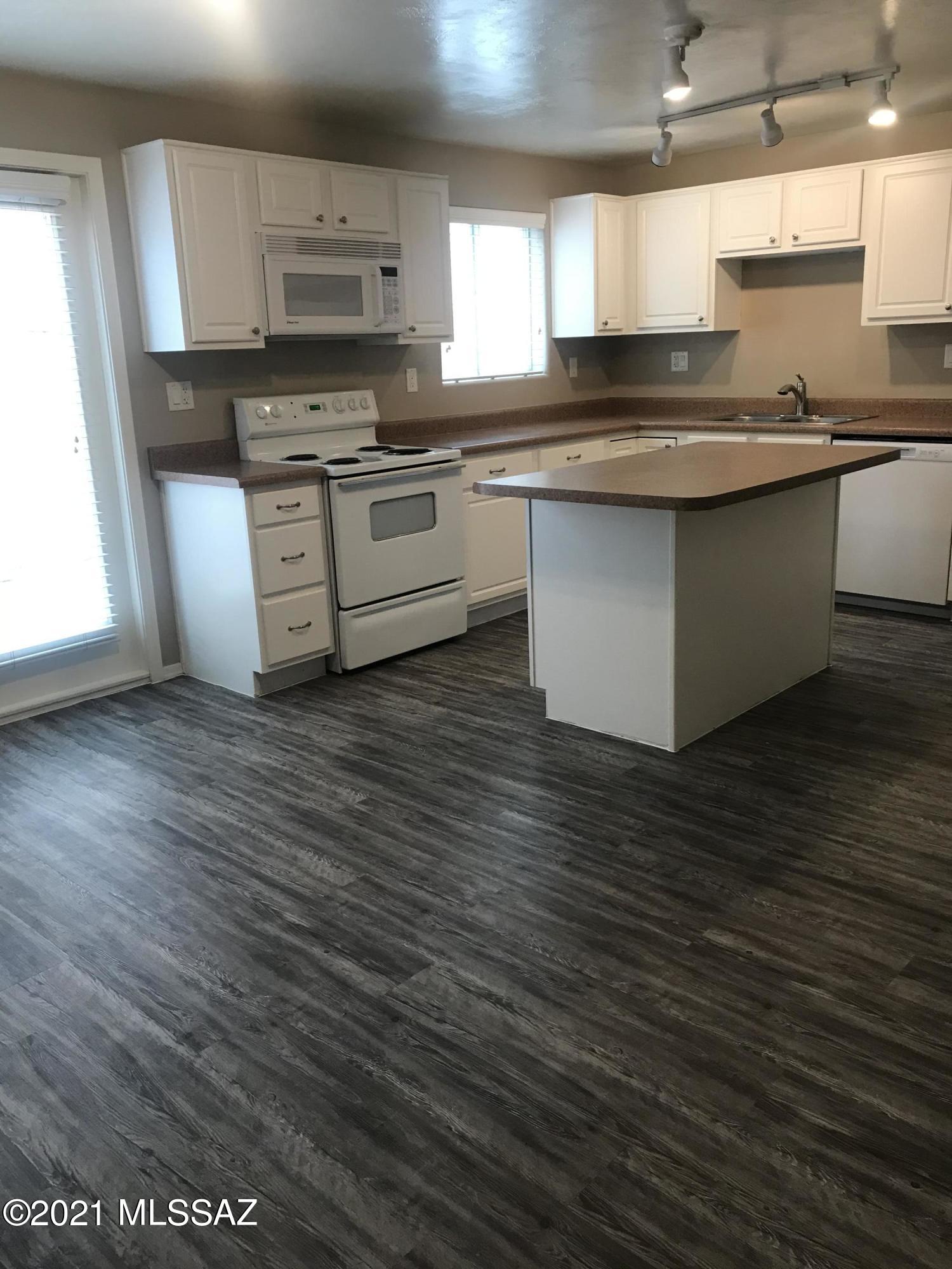 Villa Venice Condos - Residential
