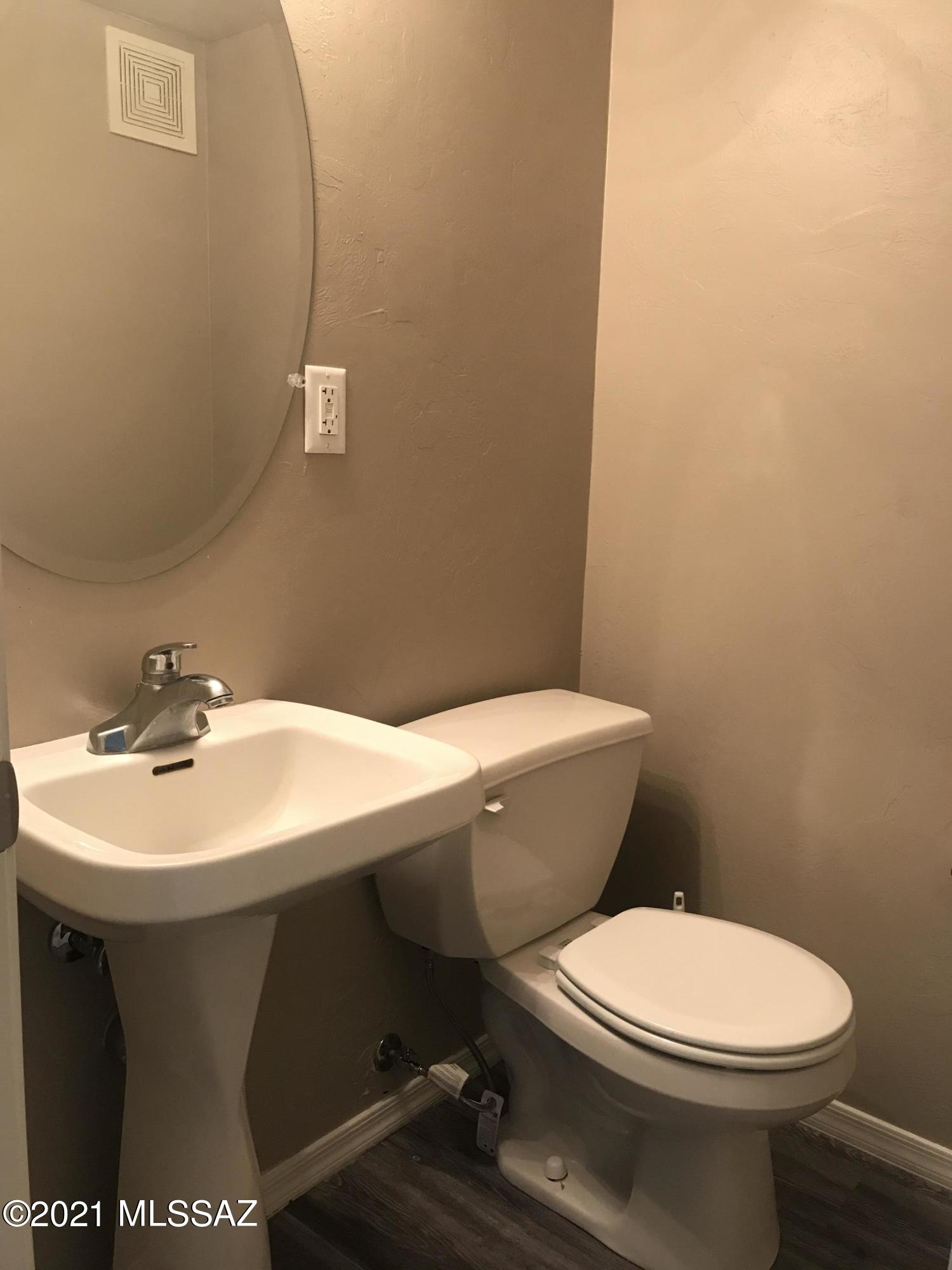 Villa Venice Condos - Residential