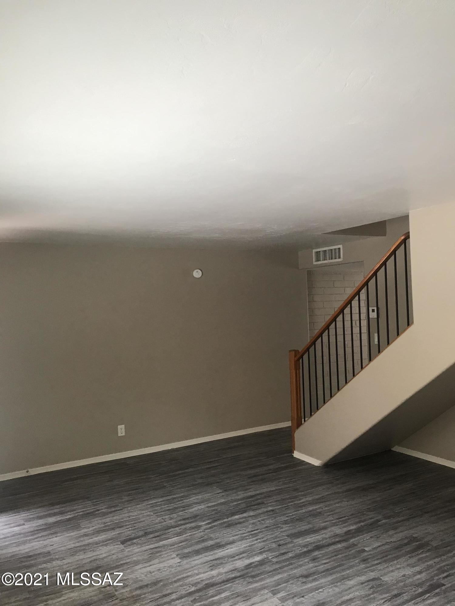 Villa Venice Condos - Residential