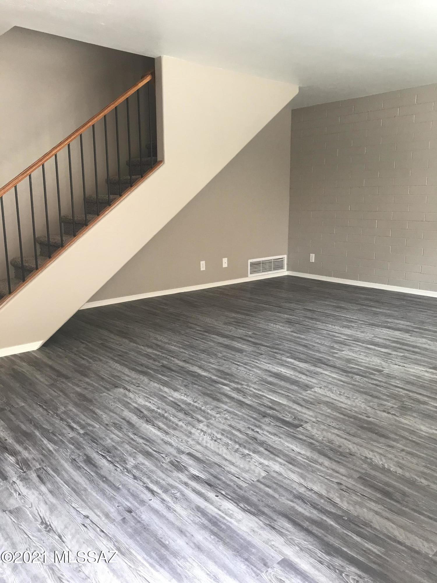 Villa Venice Condos - Residential