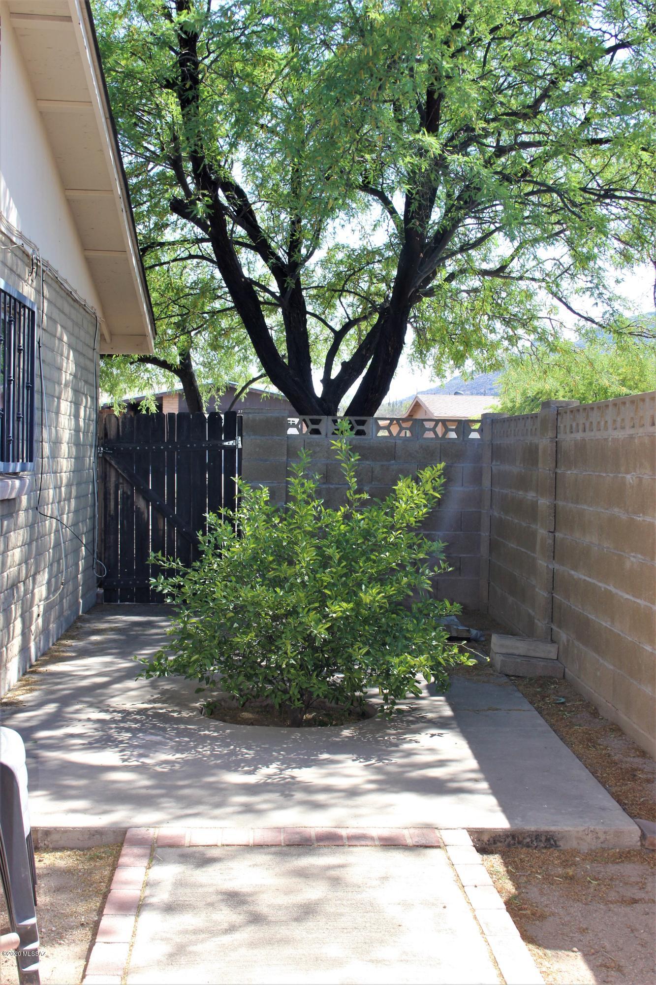 Tucson Park West No. 2 (85-229) - Residential Lease