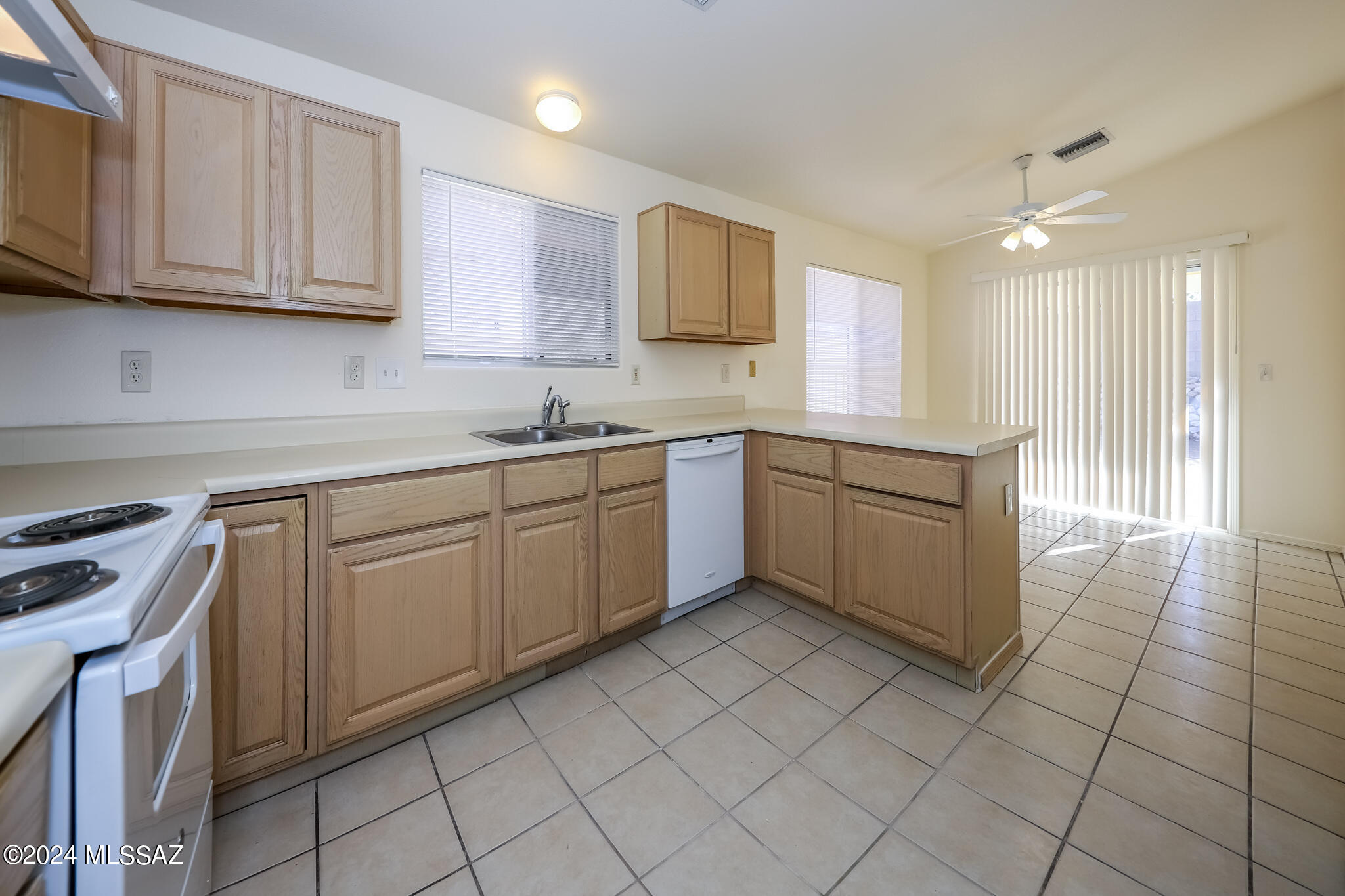 Elliott Homes At Rita Ranch (1-521) - Residential Lease