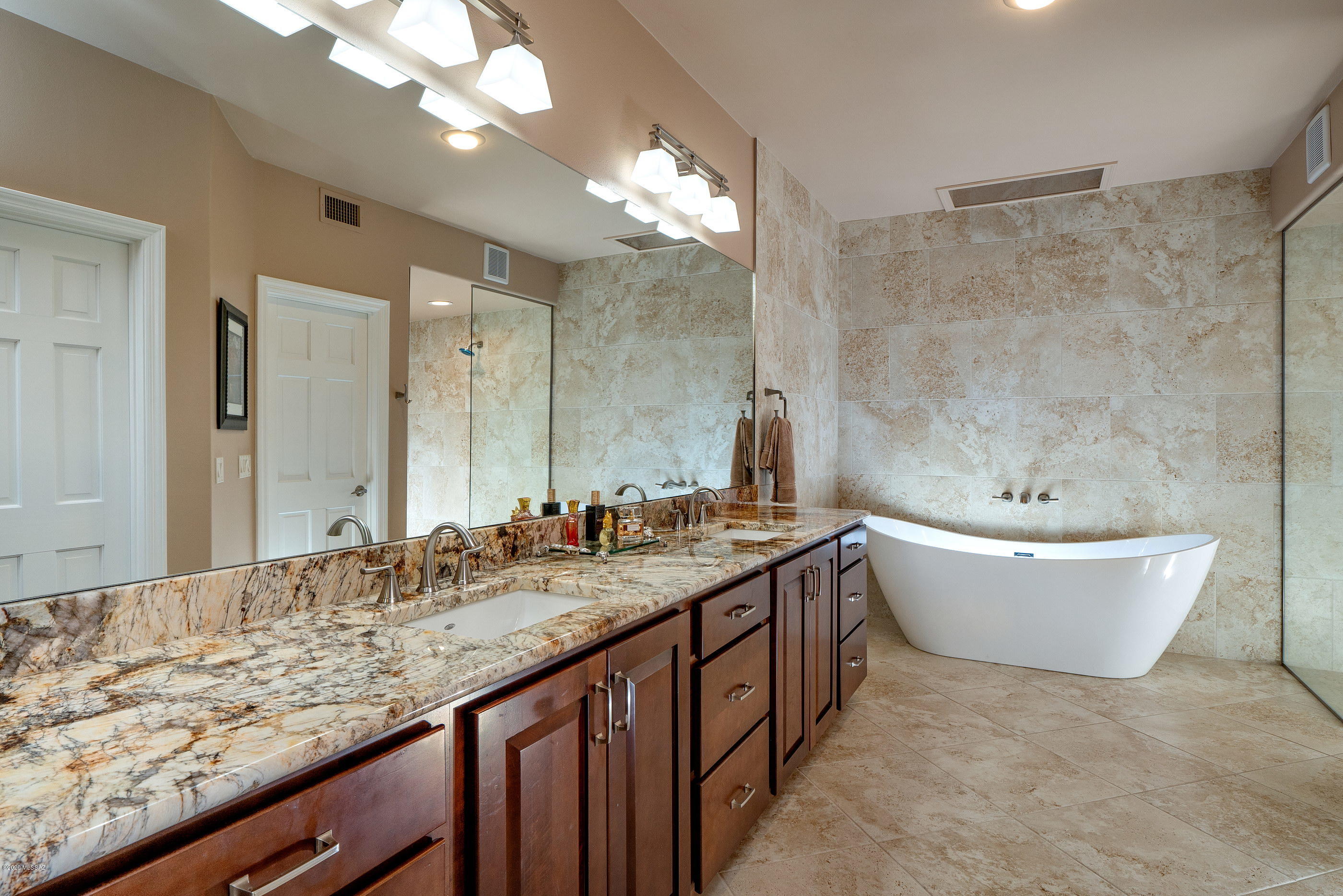 El Diamante Townhomes (1-15) - Residential