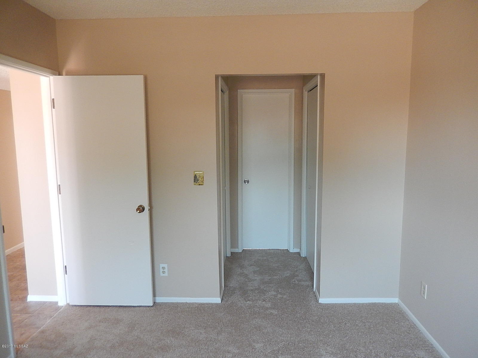 Rolling Hills Towne House - Residential