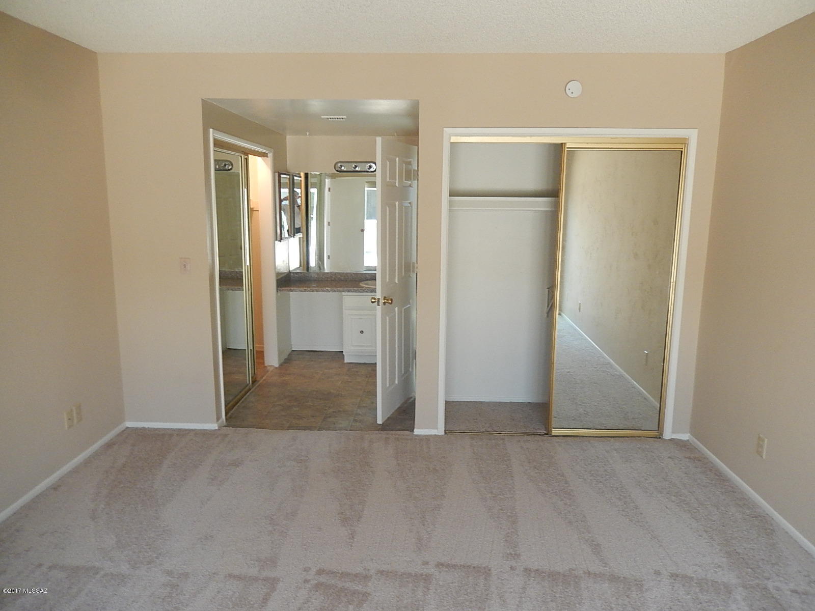 Rolling Hills Towne House - Residential