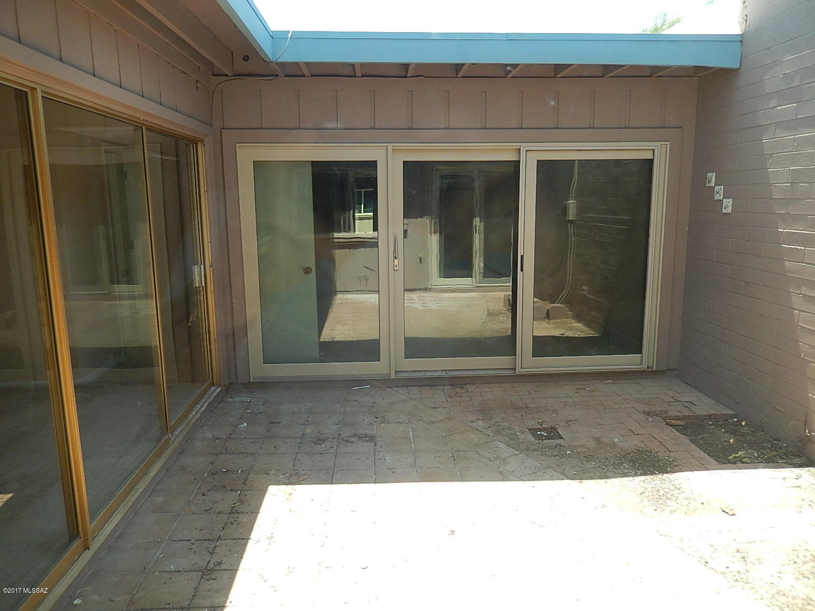 Rolling Hills Towne House - Residential