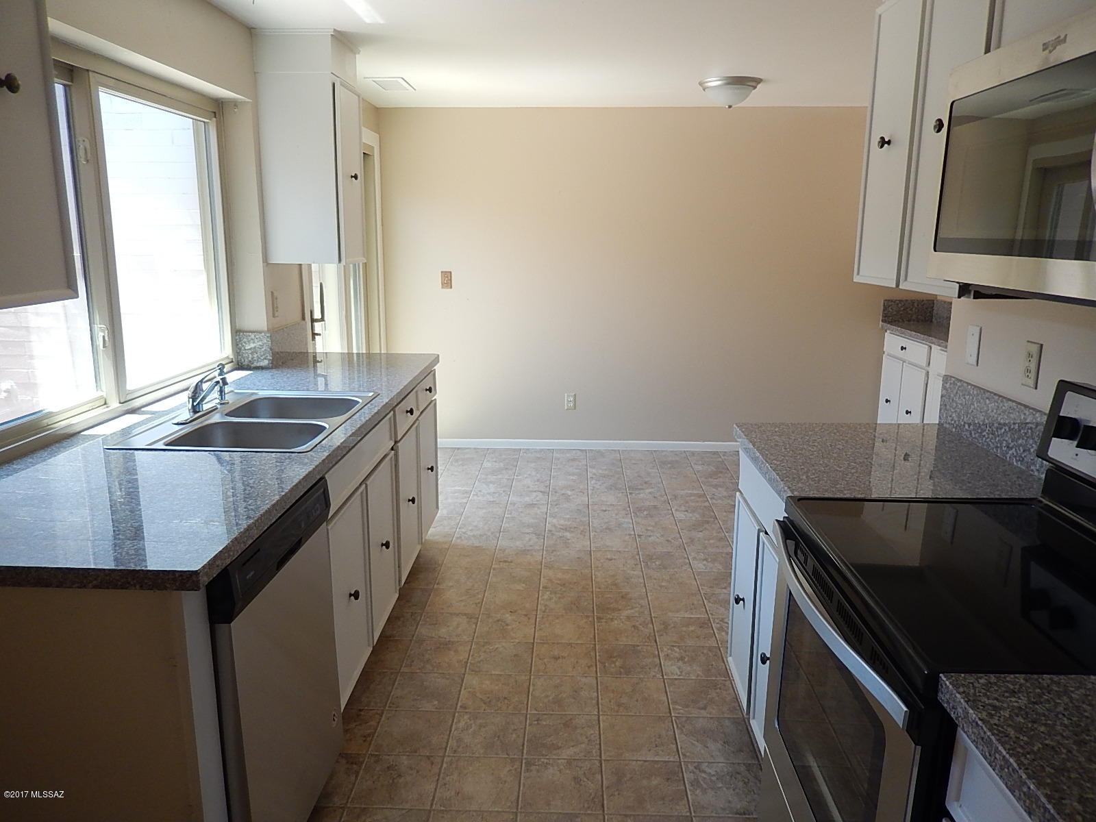 Rolling Hills Towne House - Residential