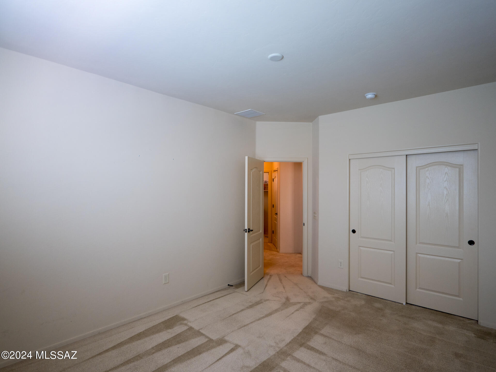 River Walk (1-140) - Residential Lease