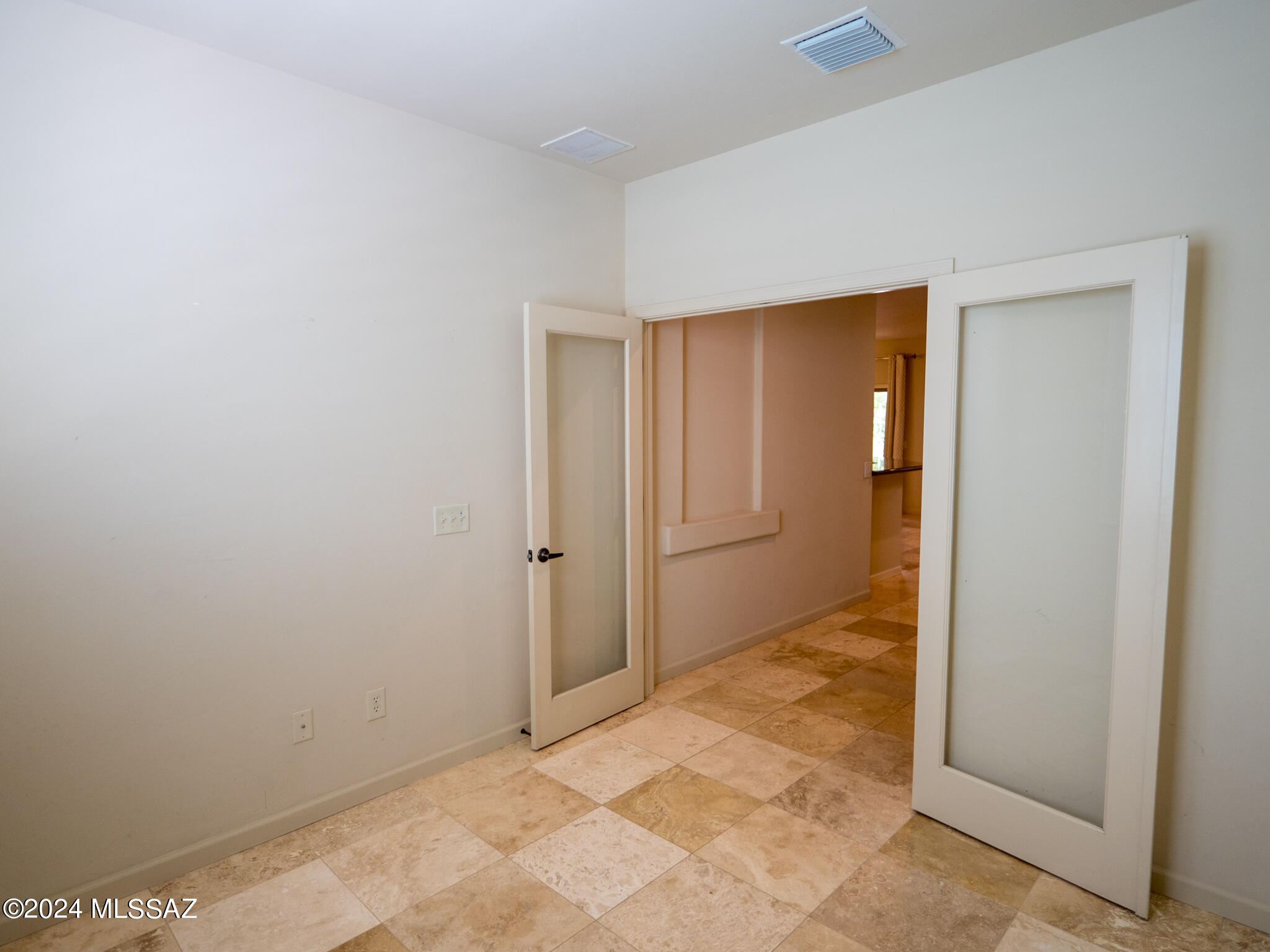 River Walk (1-140) - Residential Lease