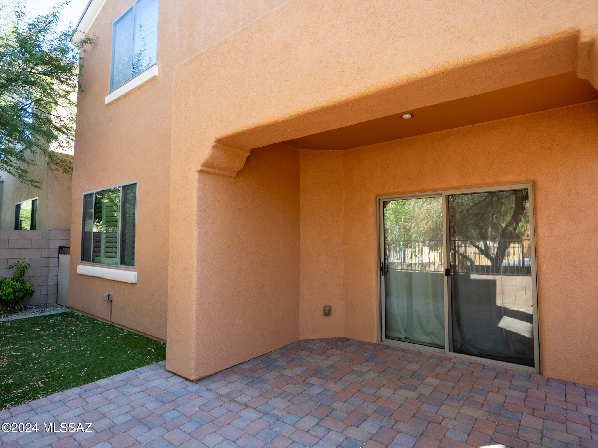 River Walk (1-140) - Residential Lease