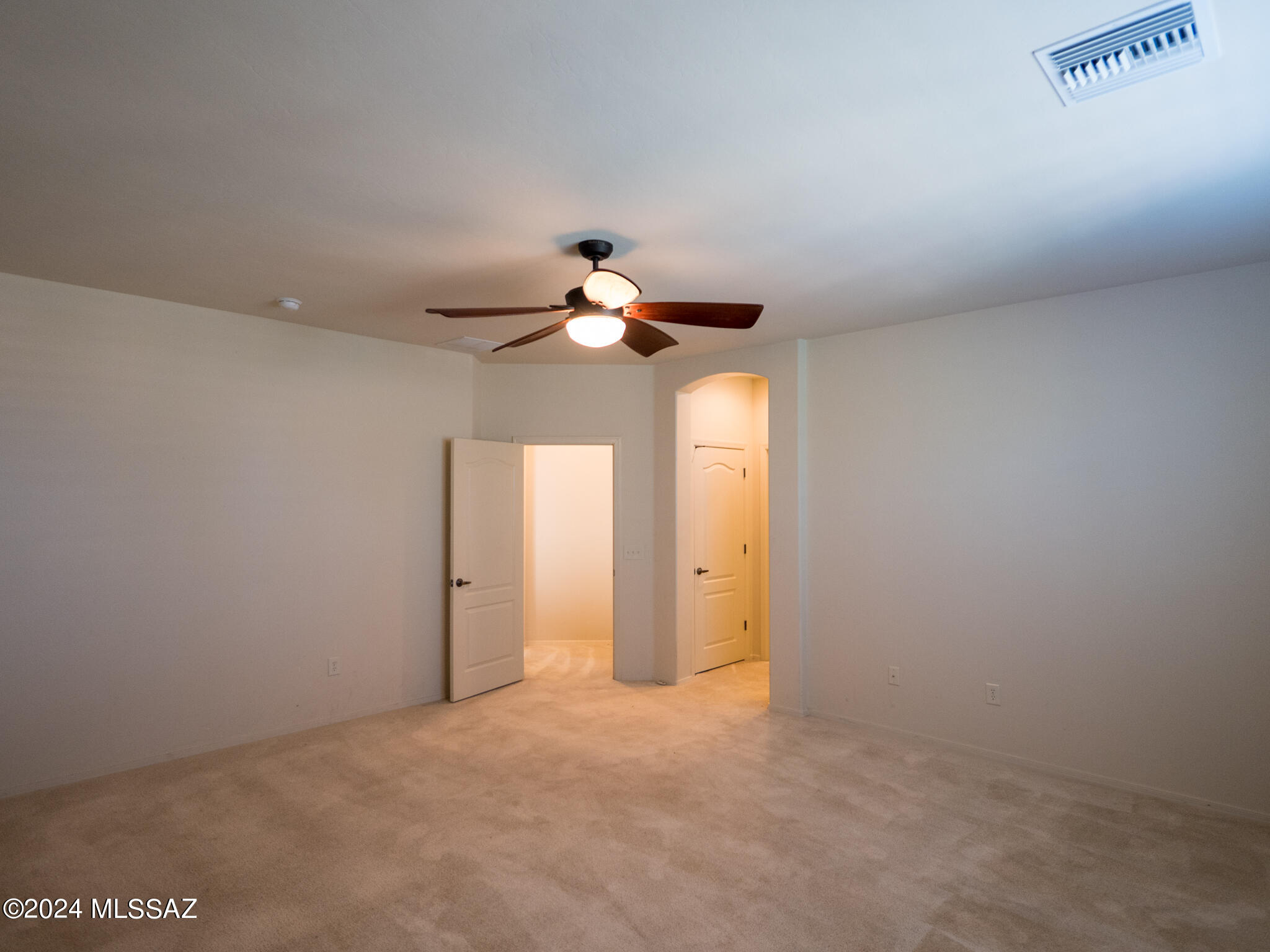 River Walk (1-140) - Residential Lease