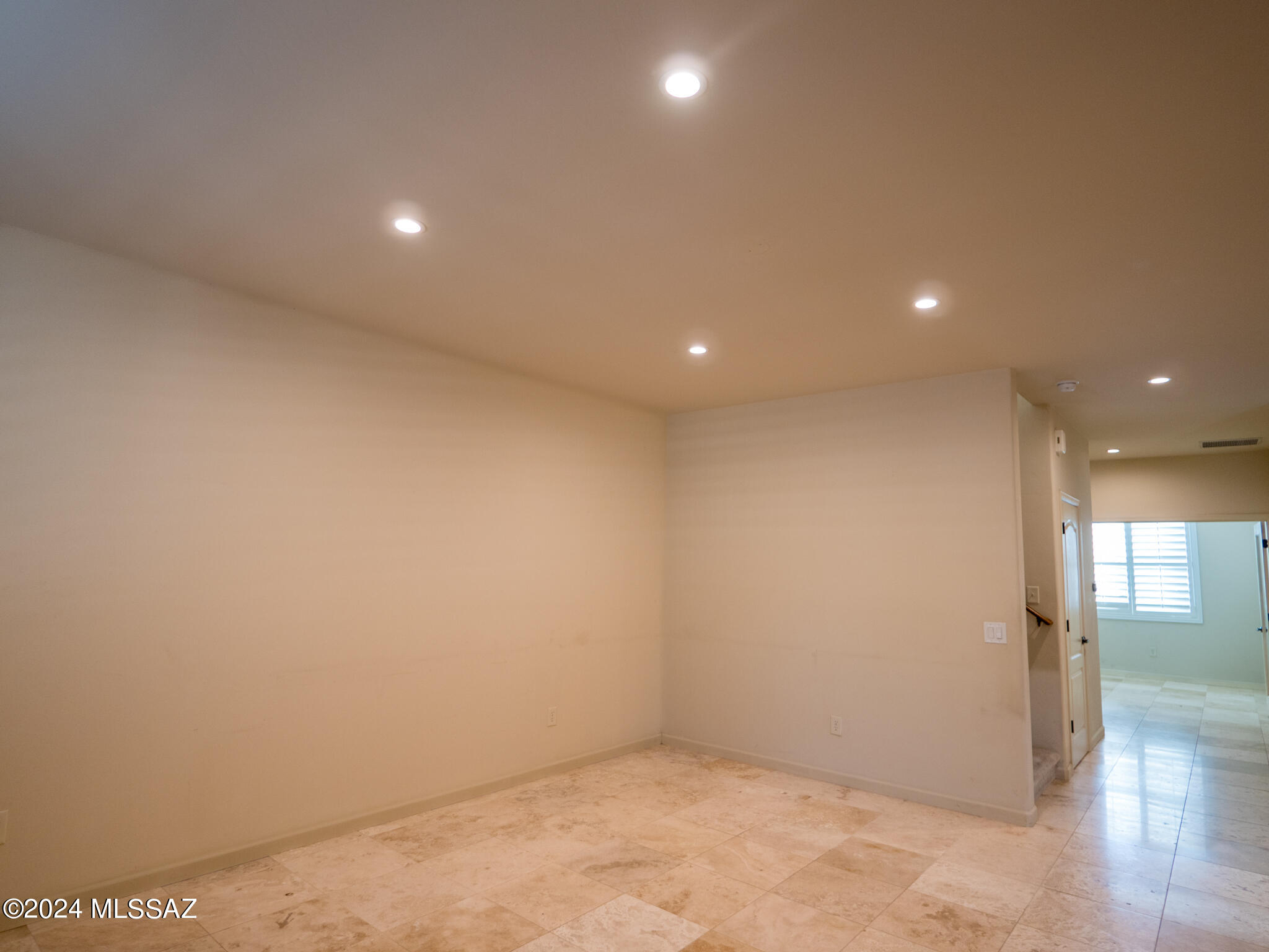 River Walk (1-140) - Residential Lease