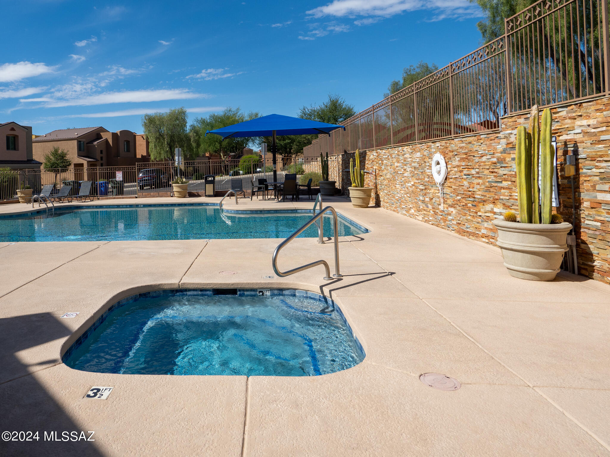 River Walk (1-140) - Residential Lease