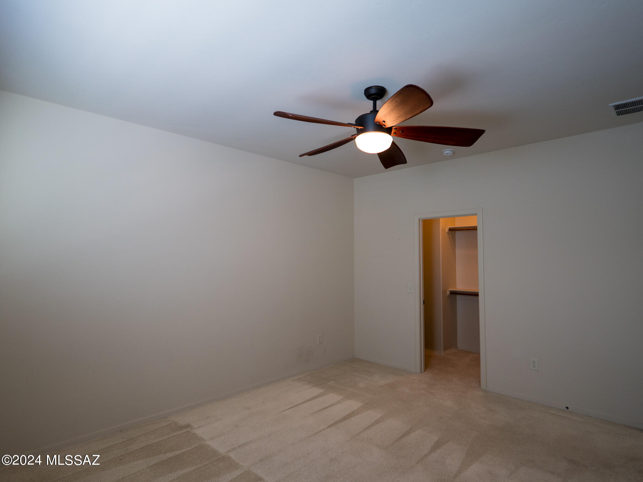 River Walk (1-140) - Residential Lease