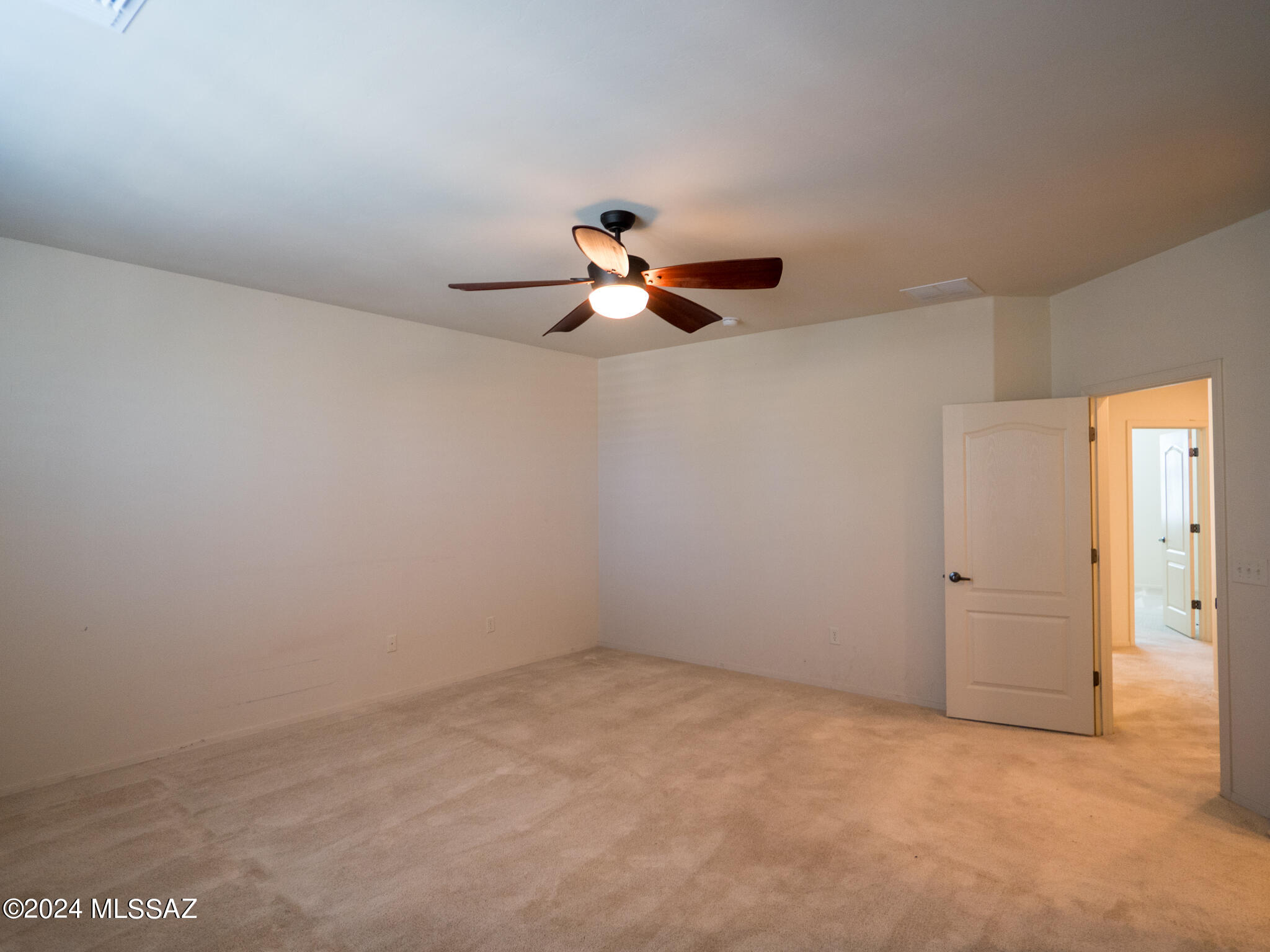 River Walk (1-140) - Residential Lease