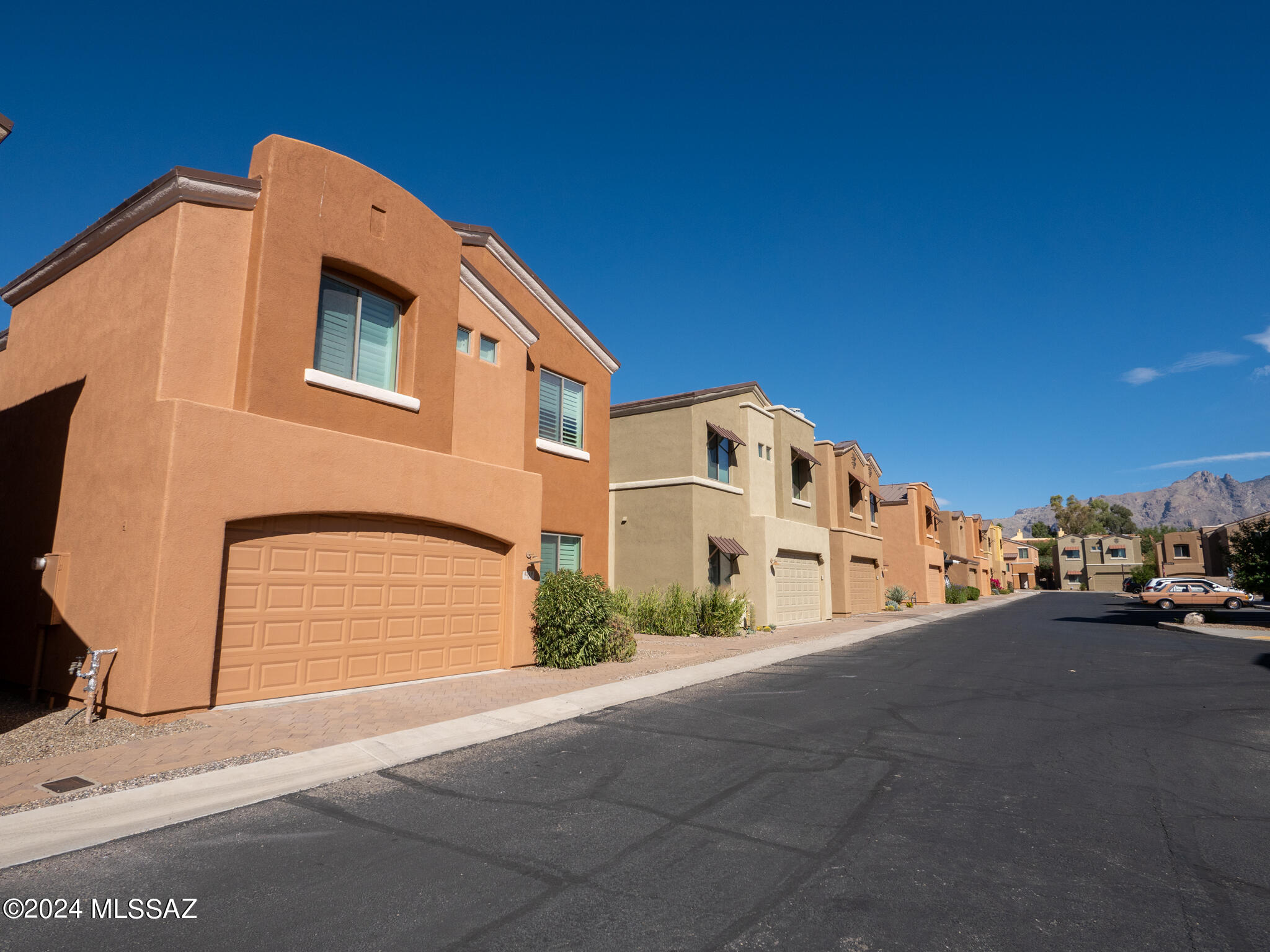 River Walk (1-140) - Residential Lease