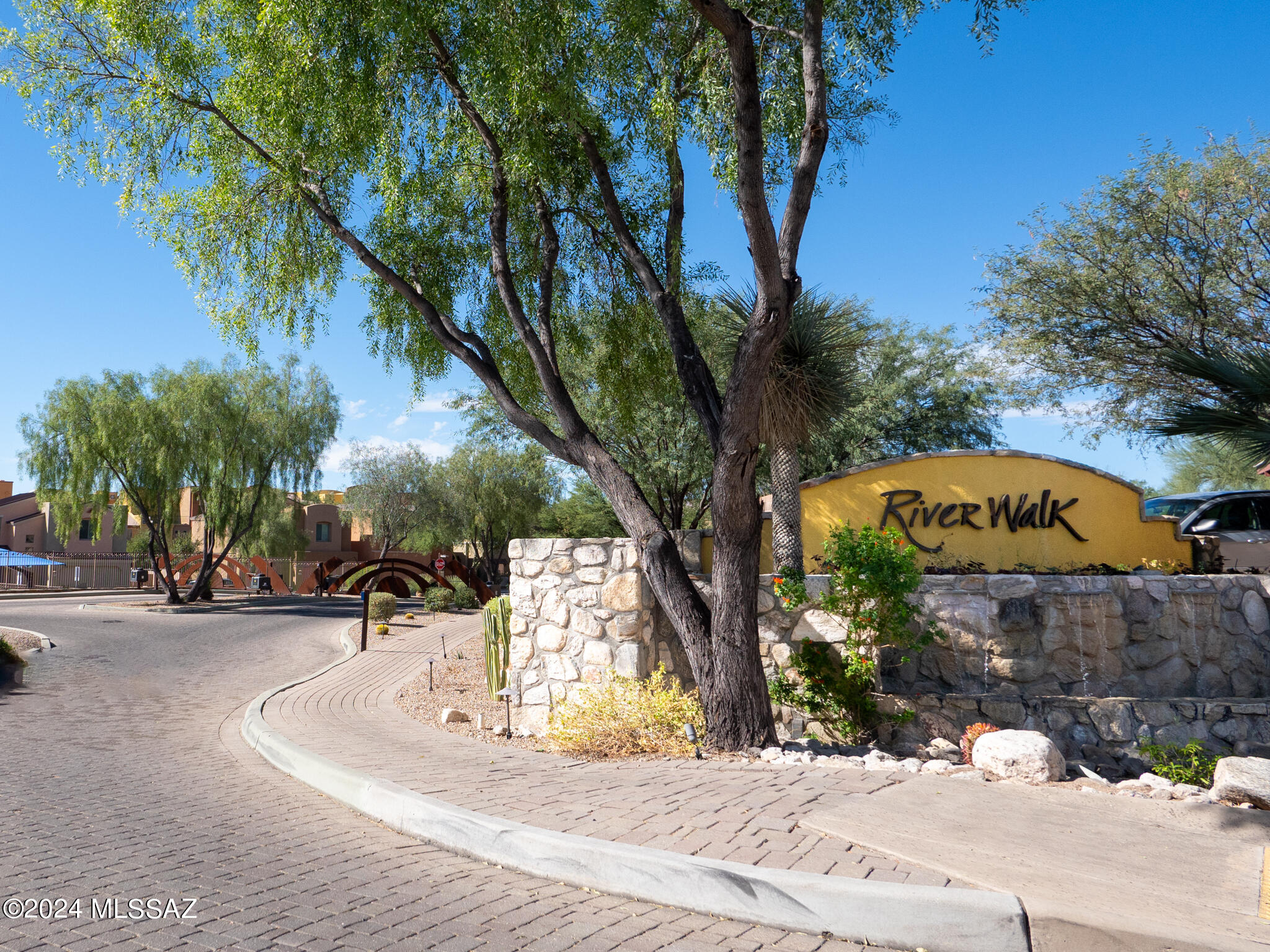 River Walk (1-140) - Residential Lease