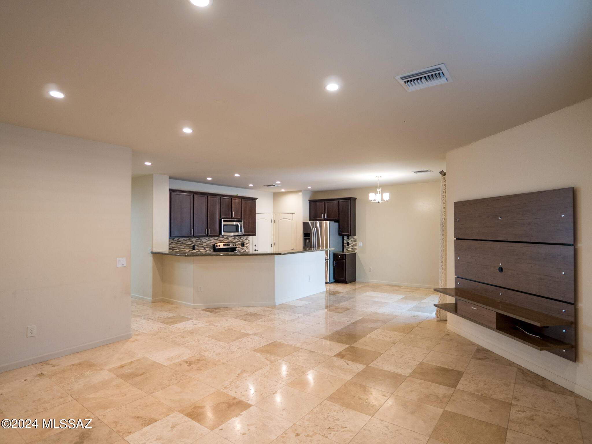 River Walk (1-140) - Residential Lease