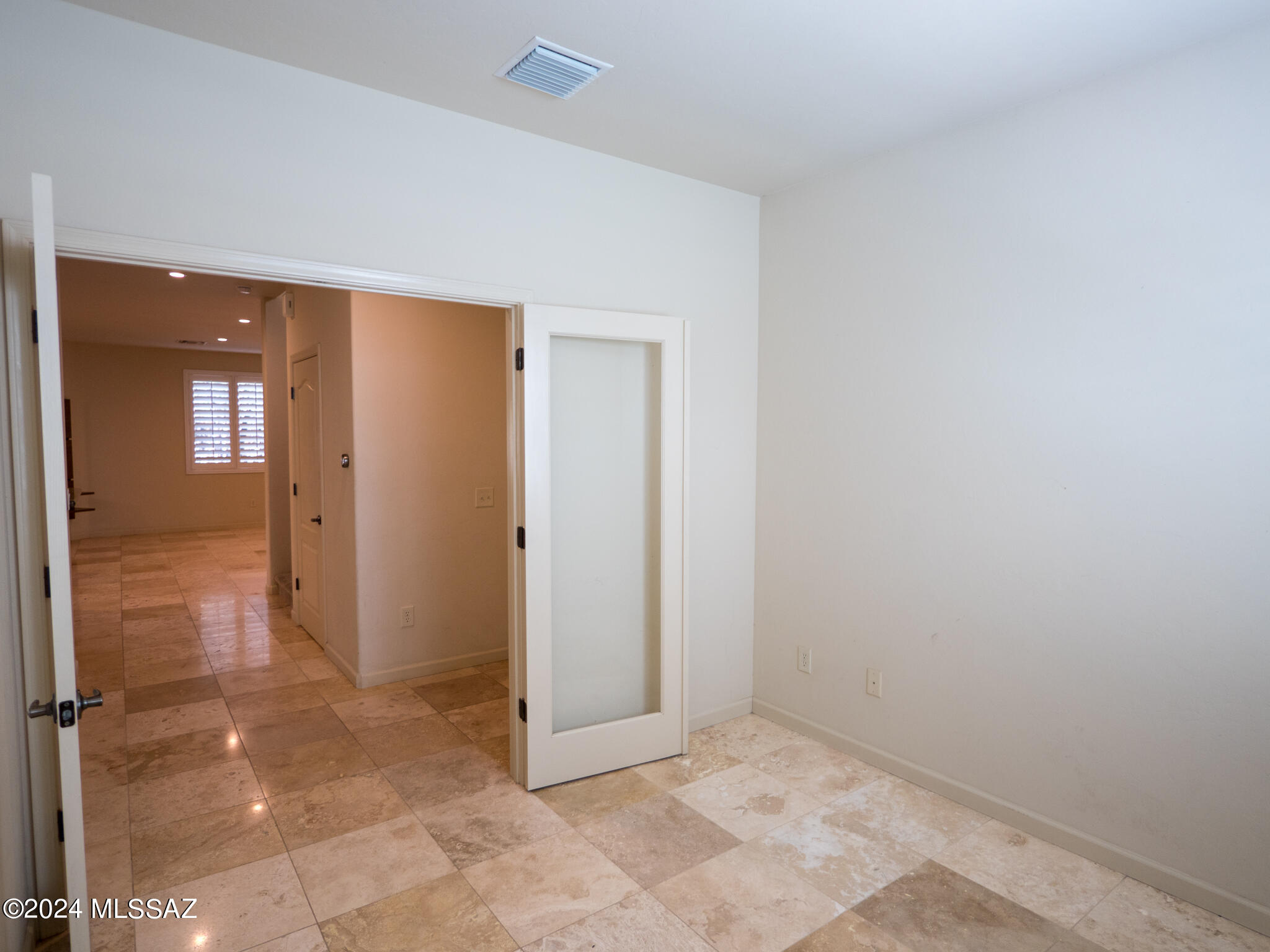 River Walk (1-140) - Residential Lease