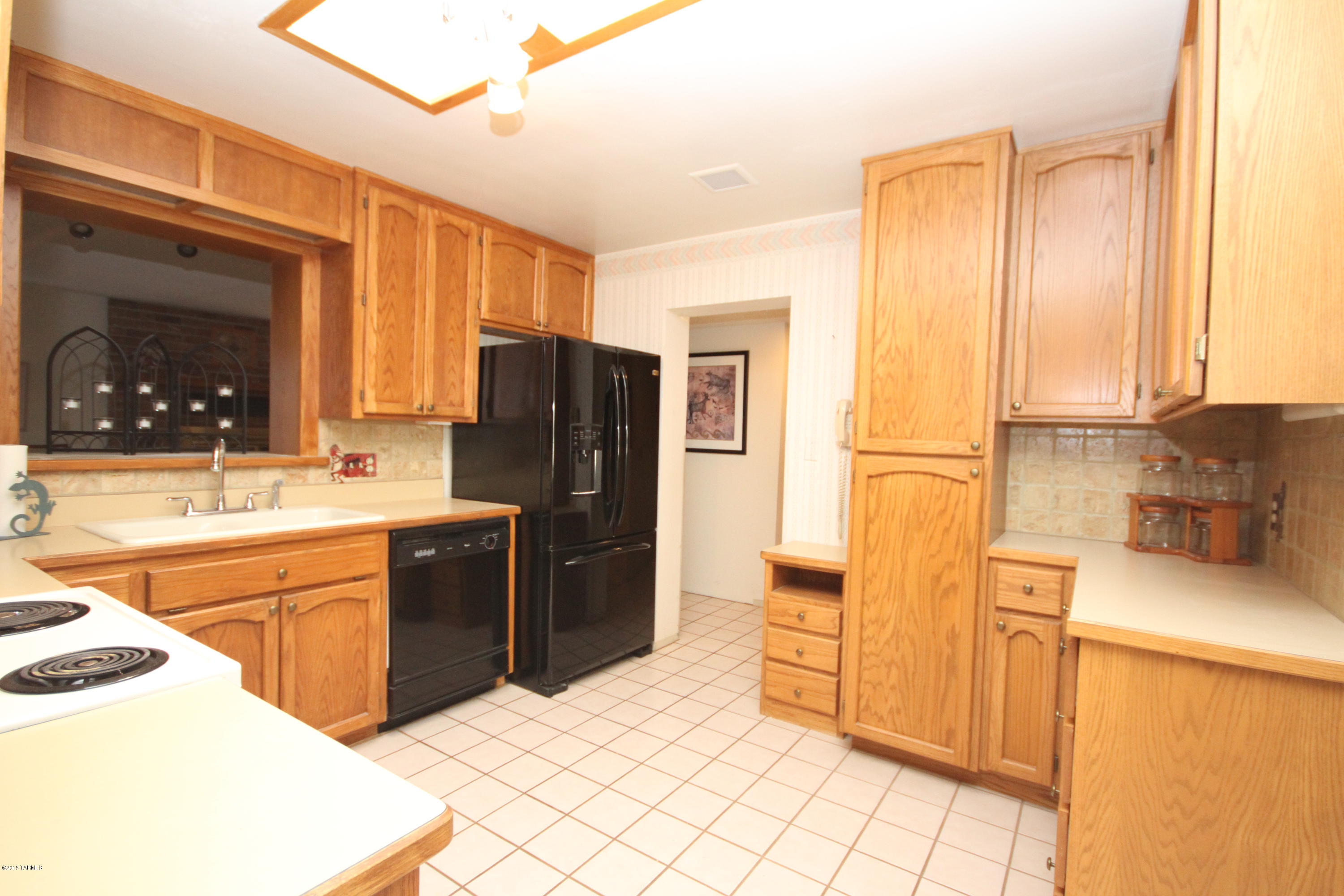 Country Club Manor - Residential